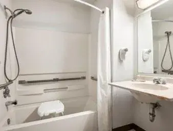 King Room - Mobility Access/Non-Smoking in Brookville Inn King Room - Mobility Access/Non-Smoking in Brookville Inn