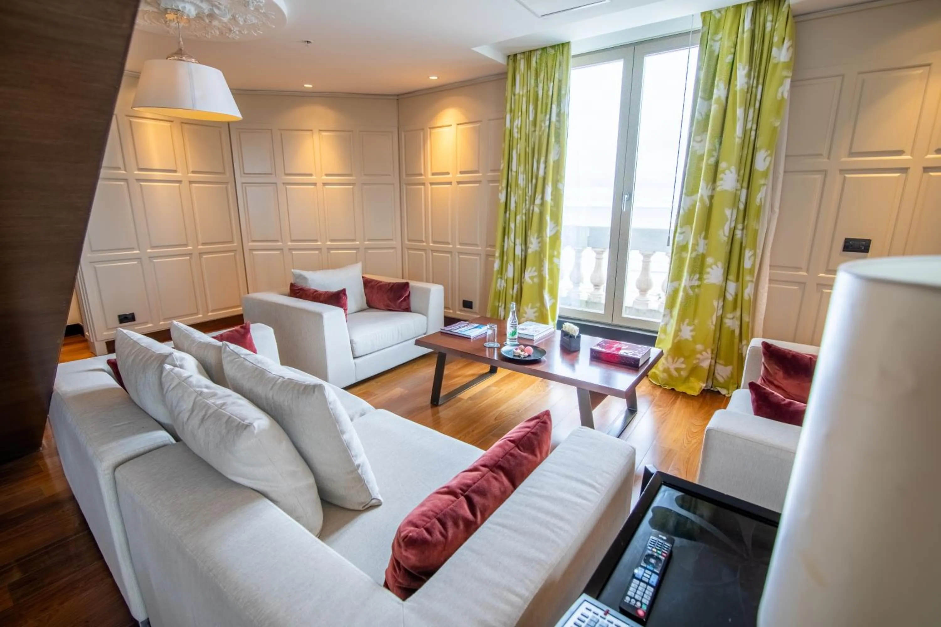 Living room in Sofitel Montevideo Casino Carrasco & Spa