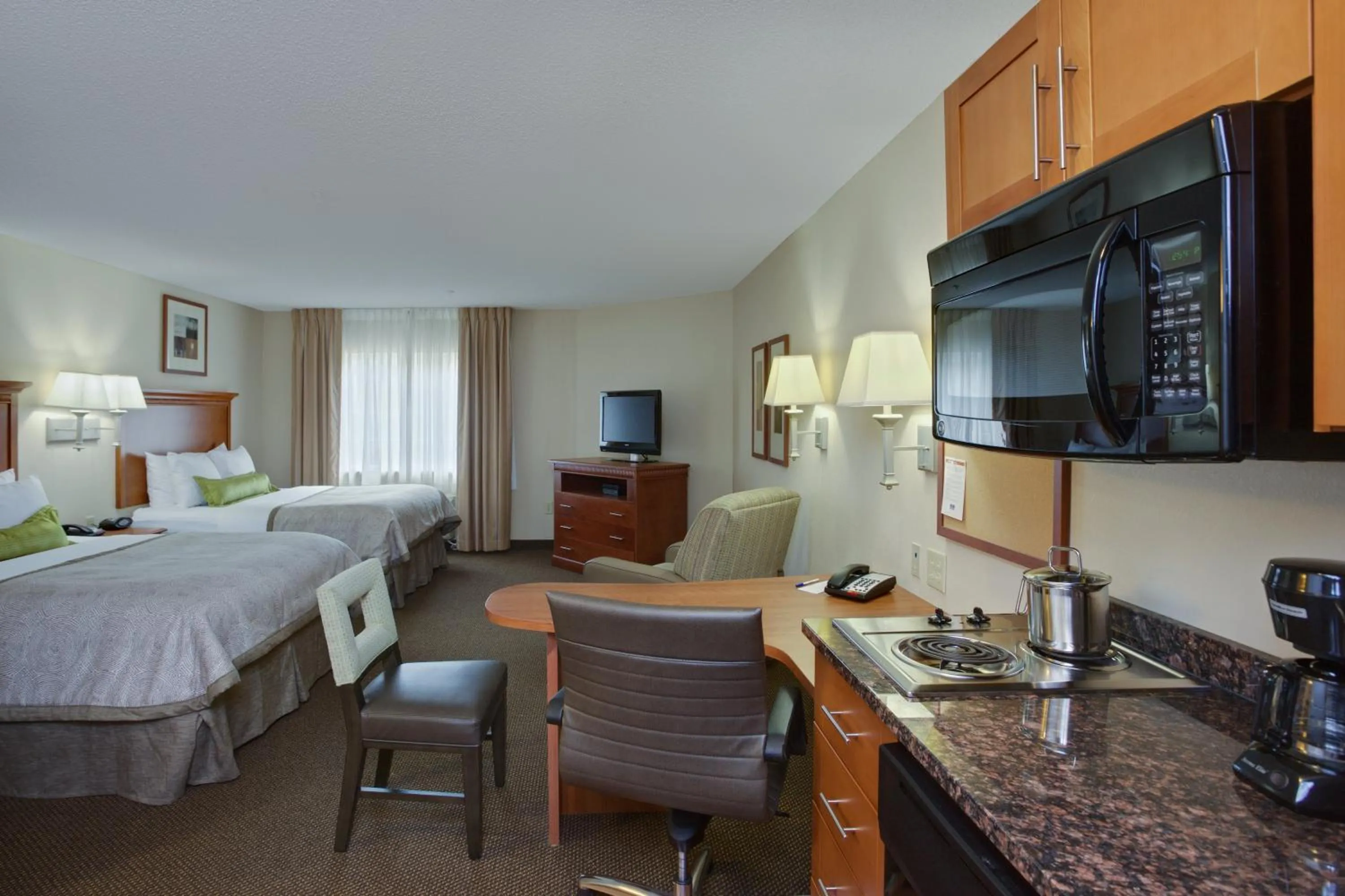 Photo of the whole room, Bed in Candlewood Suites Richmond Airport by IHG