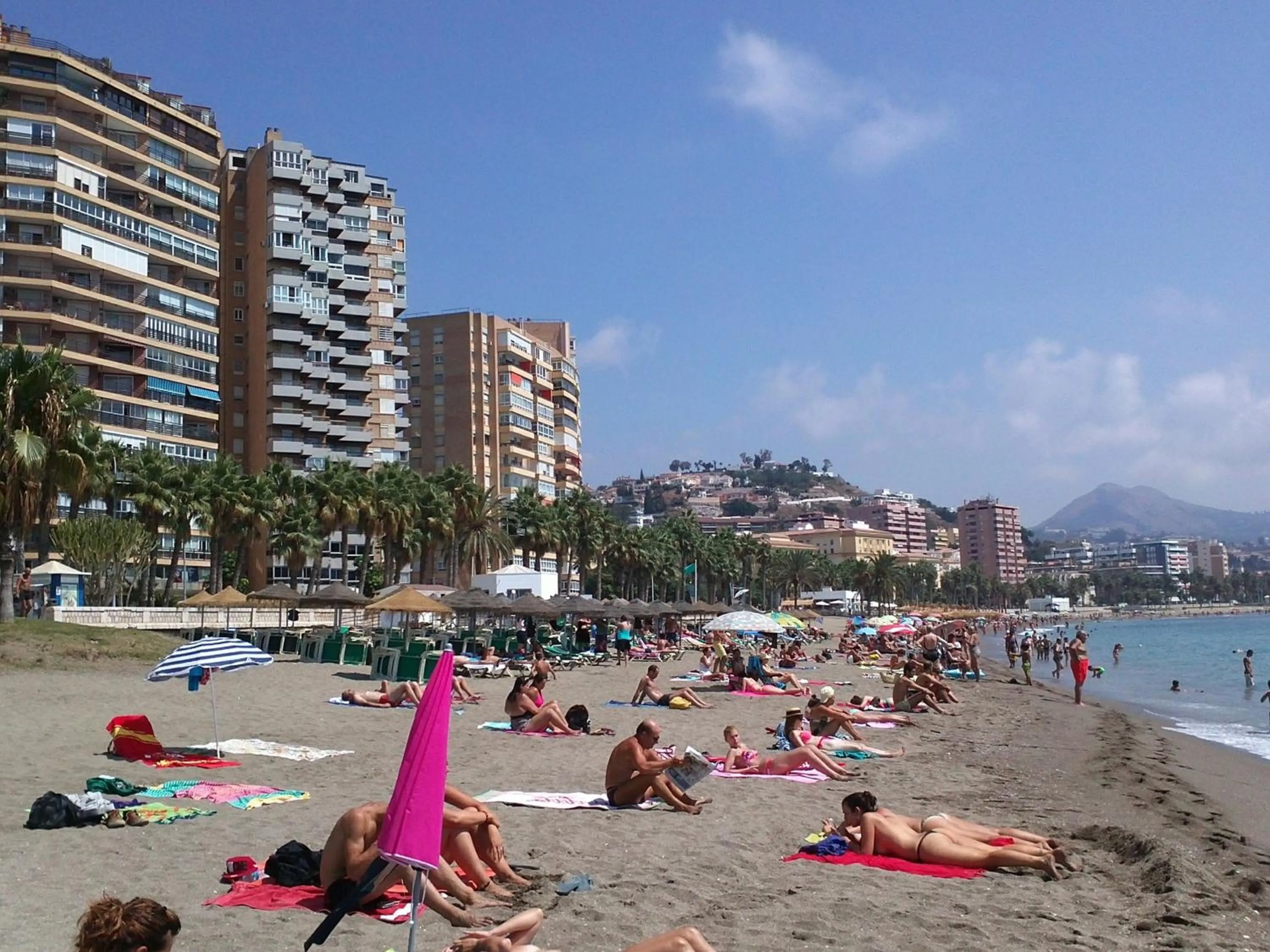 People in Del Parque Flats - Premium - Maestre