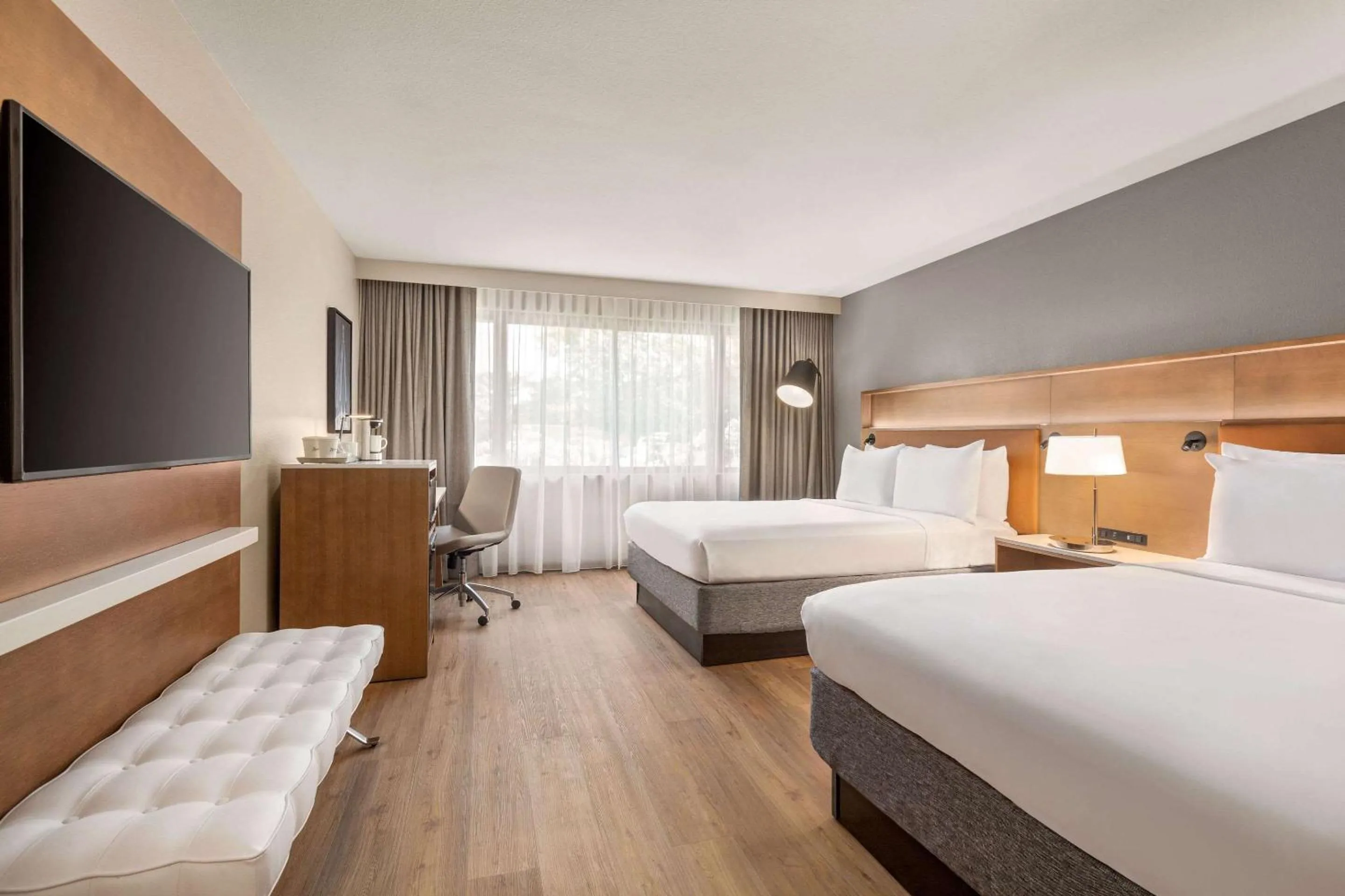 Bedroom, Bed in Radisson Hotel Sunnyvale - Silicon Valley