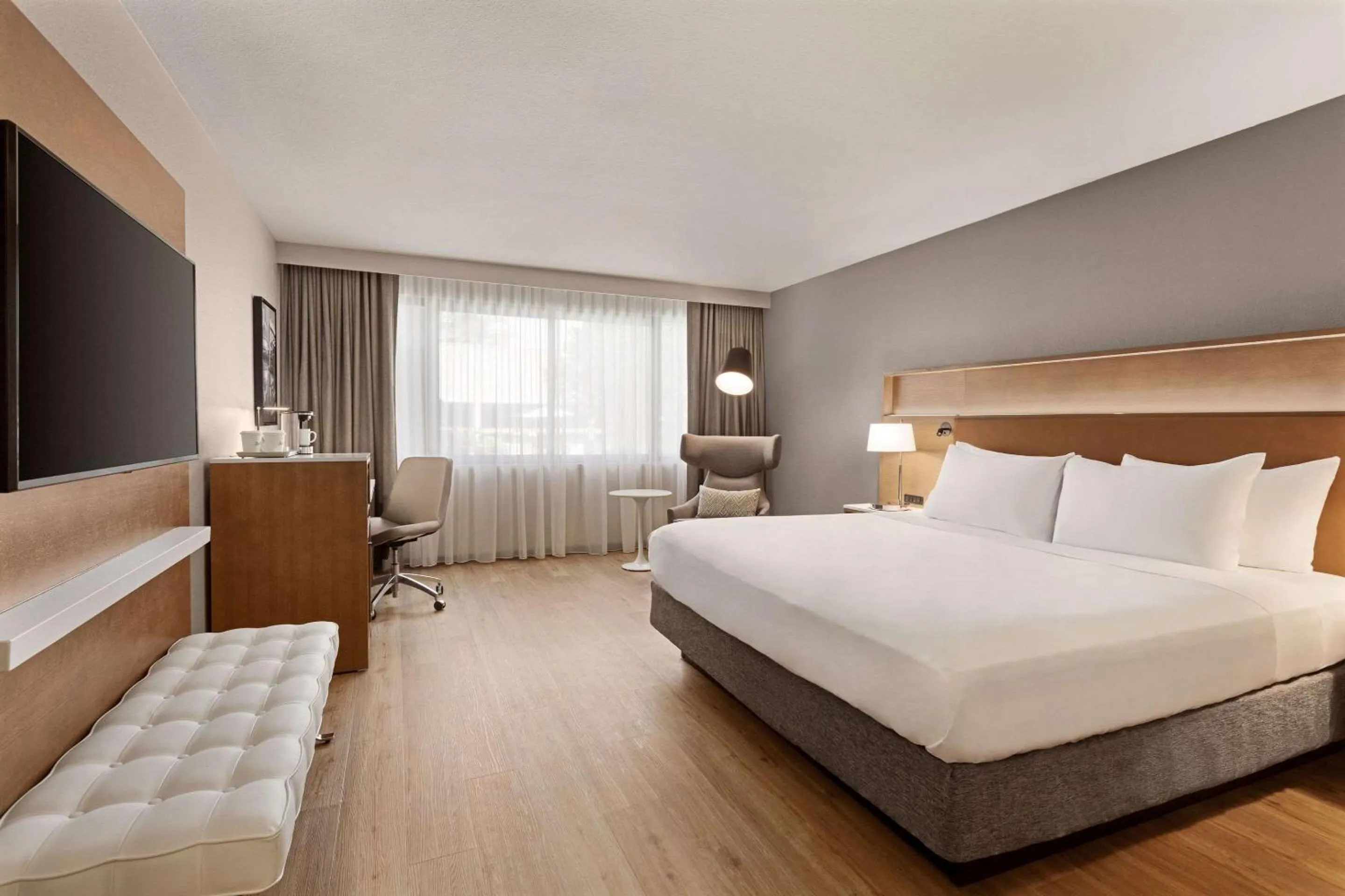 Bedroom, Bed in Radisson Hotel Sunnyvale - Silicon Valley