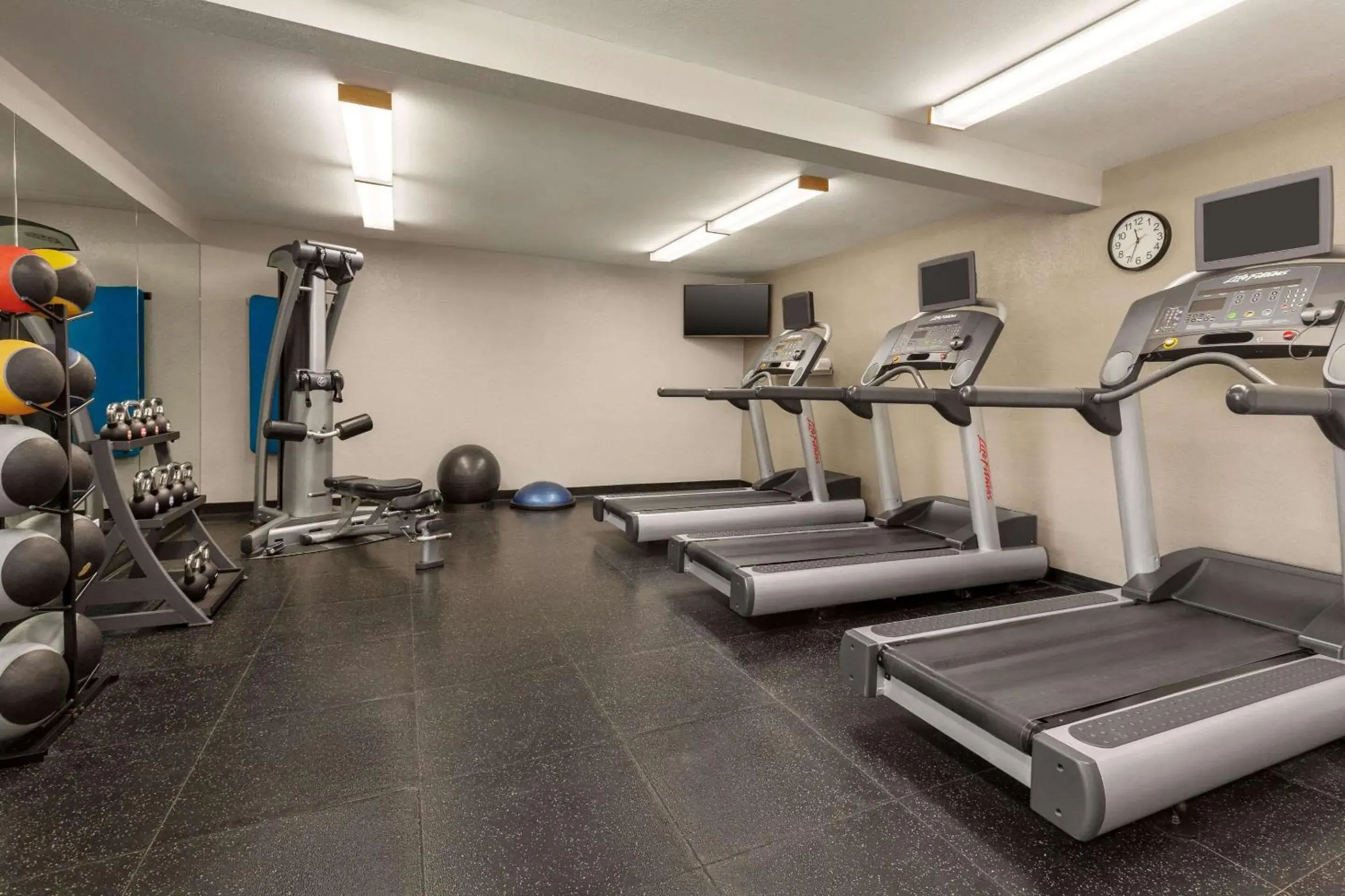Fitness centre/facilities in Radisson Hotel Sunnyvale - Silicon Valley Fitness centre/facilities in Radisson Hotel Sunnyvale - Silicon Valley