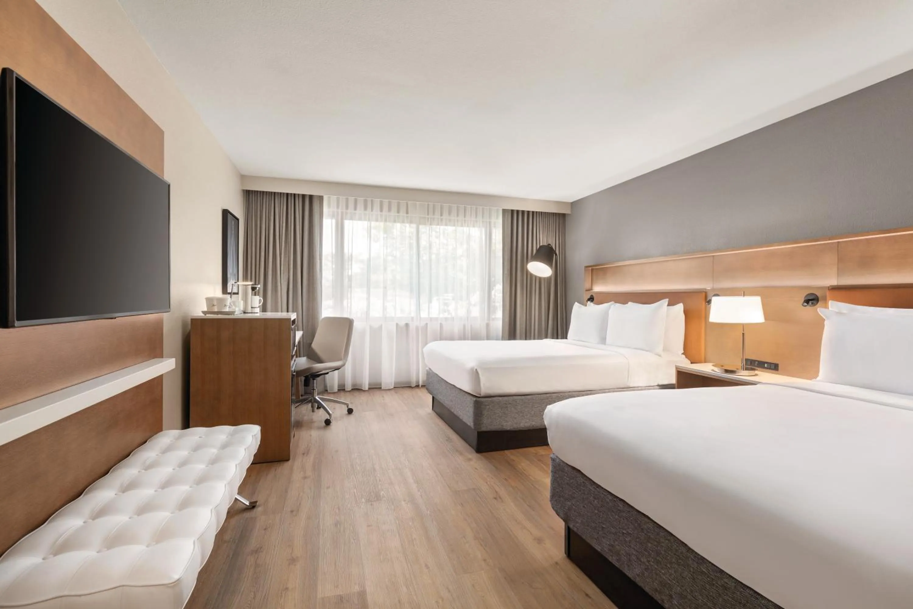 Bed in Radisson Hotel Sunnyvale - Silicon Valley