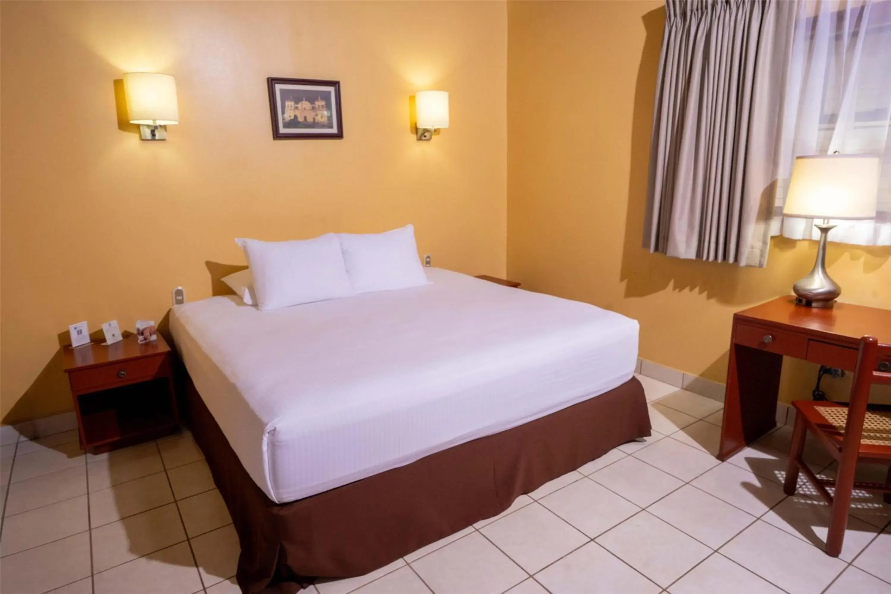 King Room - single occupancy - Non-Smoking in Best Western Las Mercedes Airport King Room - single occupancy - Non-Smoking in Best Western Las Mercedes Airport