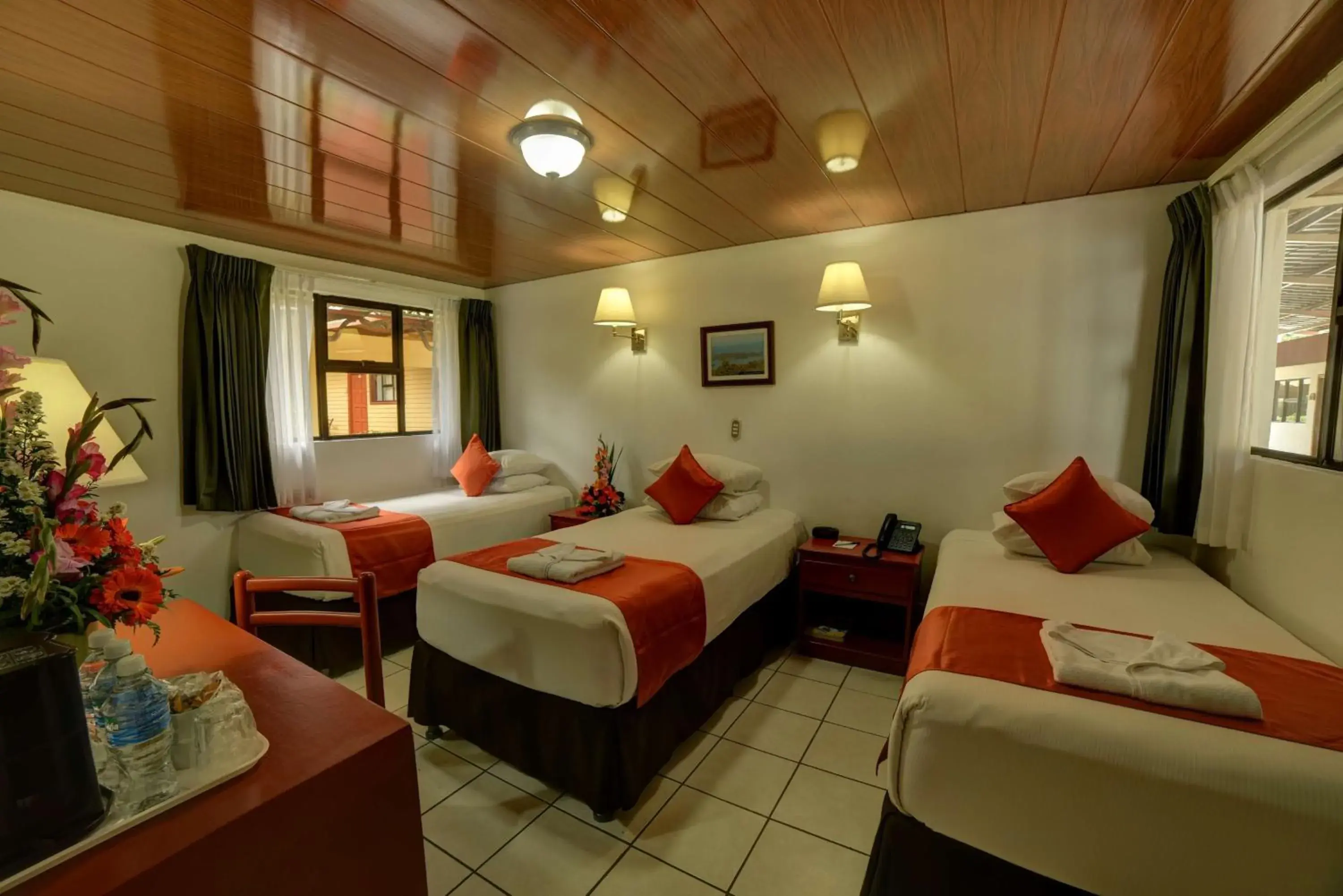 Standard Triple Room with Hall Window in Best Western Las Mercedes Airport Standard Triple Room with Hall Window in Best Western Las Mercedes Airport