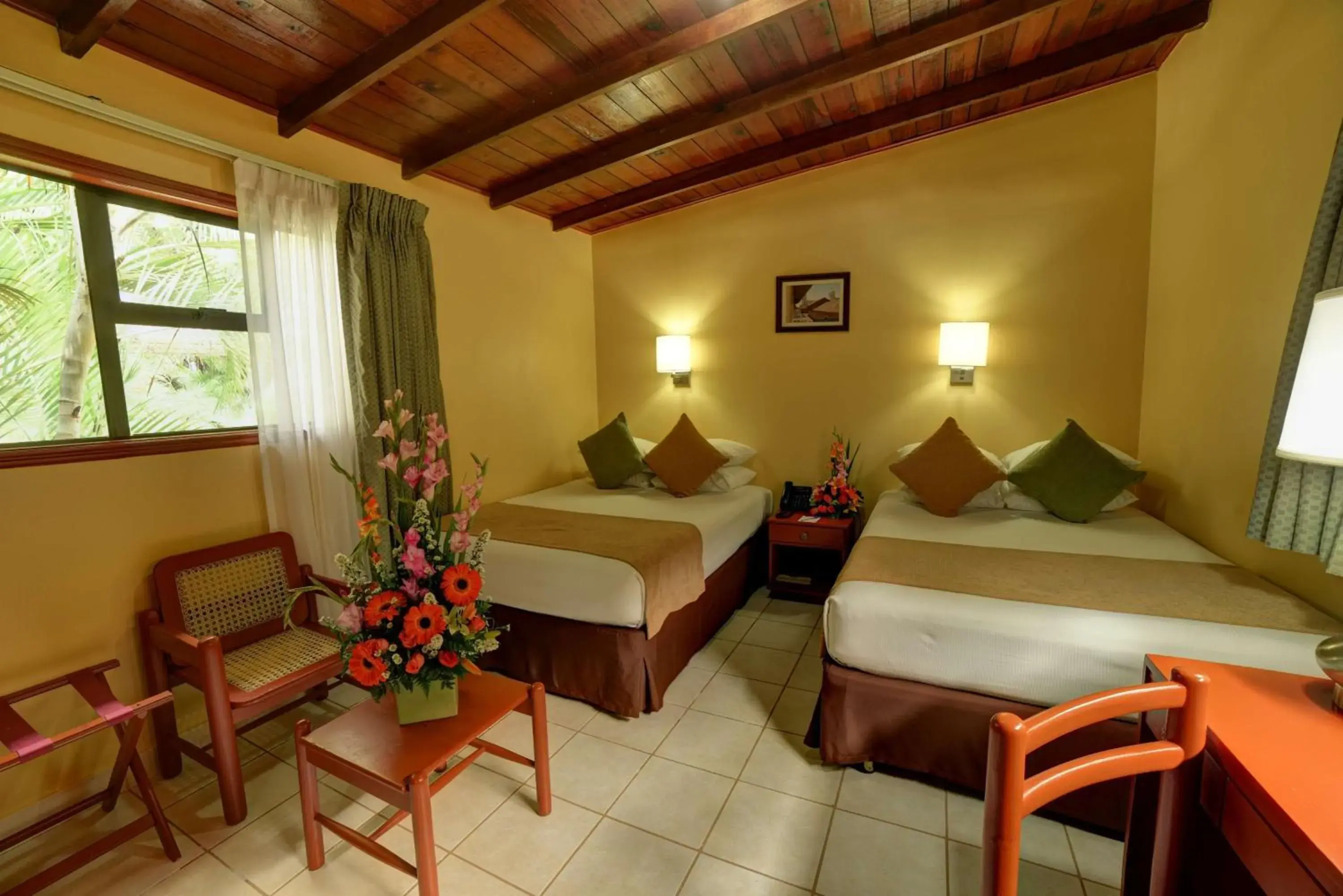 Standard Twin Room in Best Western Las Mercedes Airport Standard Twin Room in Best Western Las Mercedes Airport