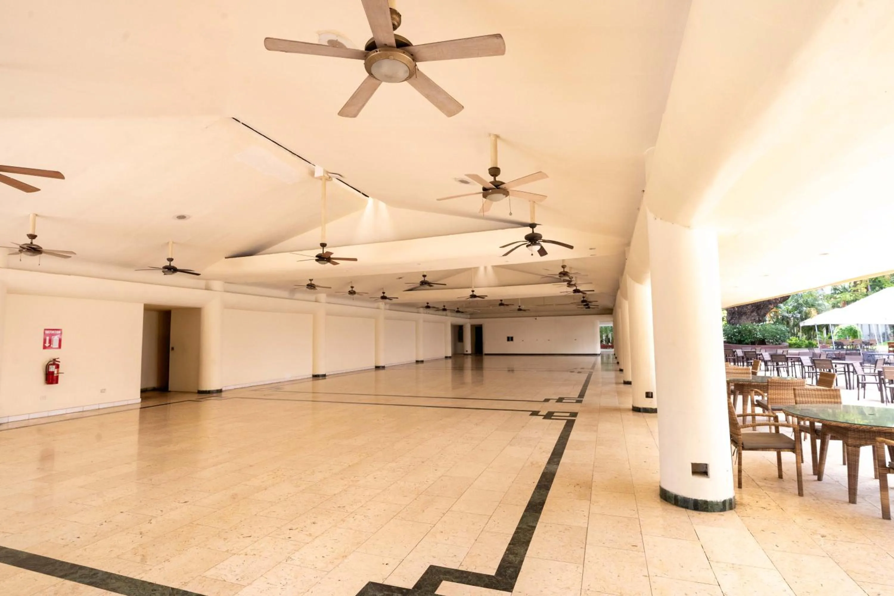 Meeting/conference room in Best Western Las Mercedes Airport