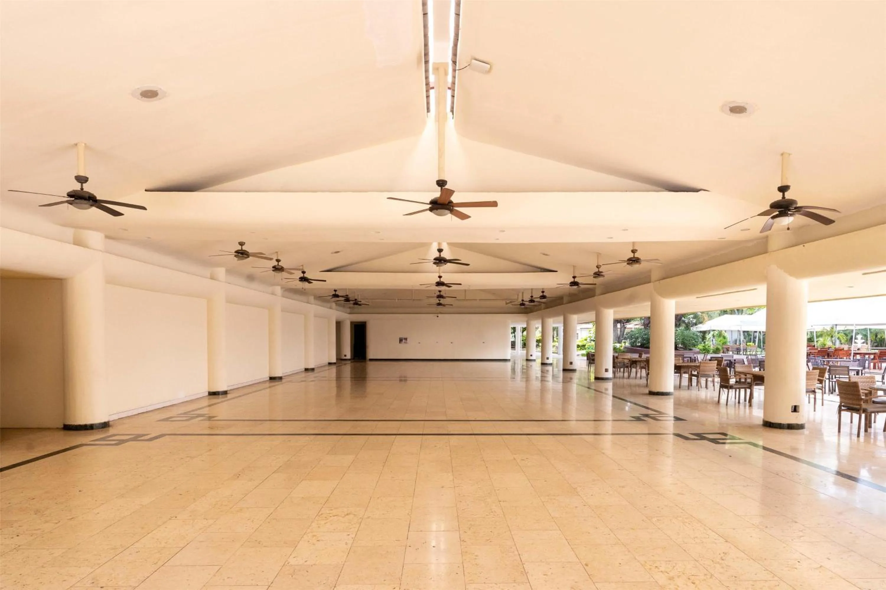 Banquet/Function facilities in Best Western Las Mercedes Airport