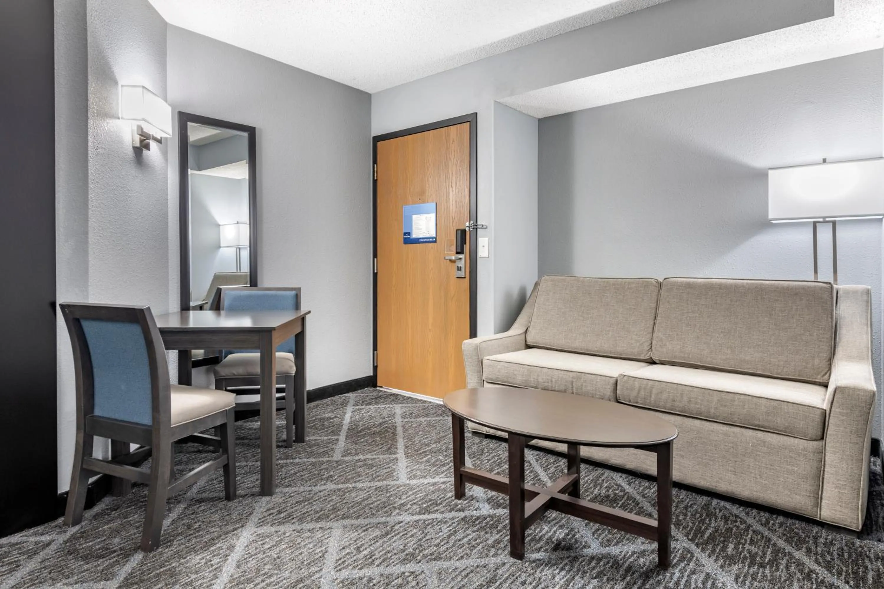 Seating area in Best Western Bloomington Edina - Minneapolis