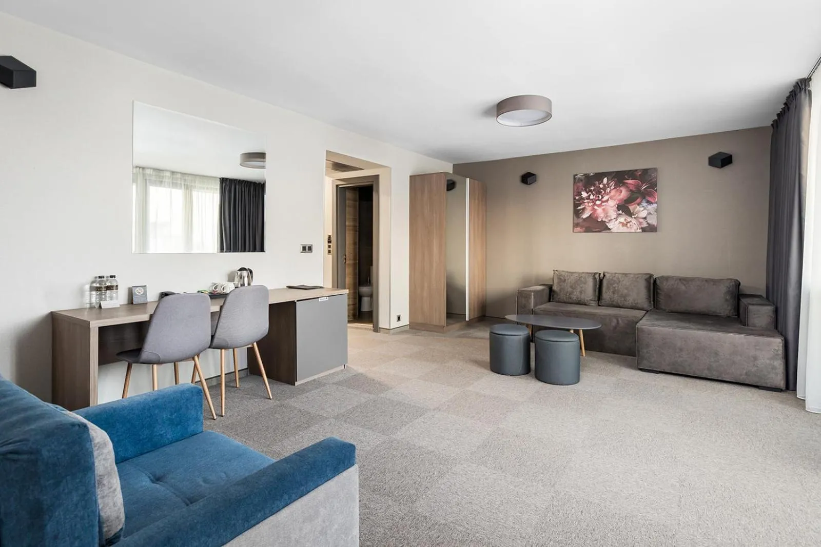 Jitomir Hotel