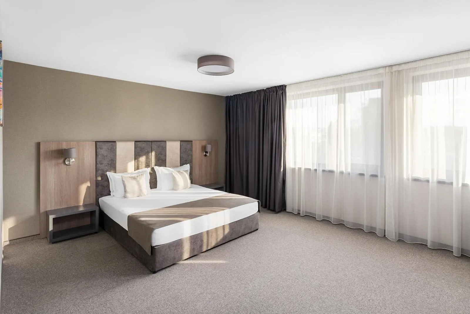 Bed in Jitomir Hotel
