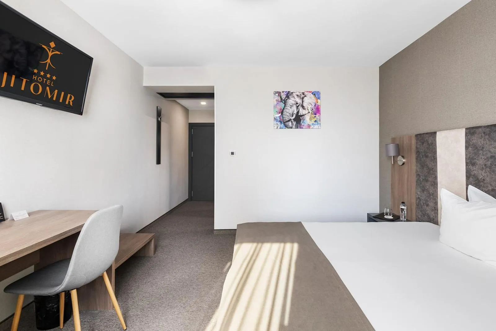 Jitomir Hotel