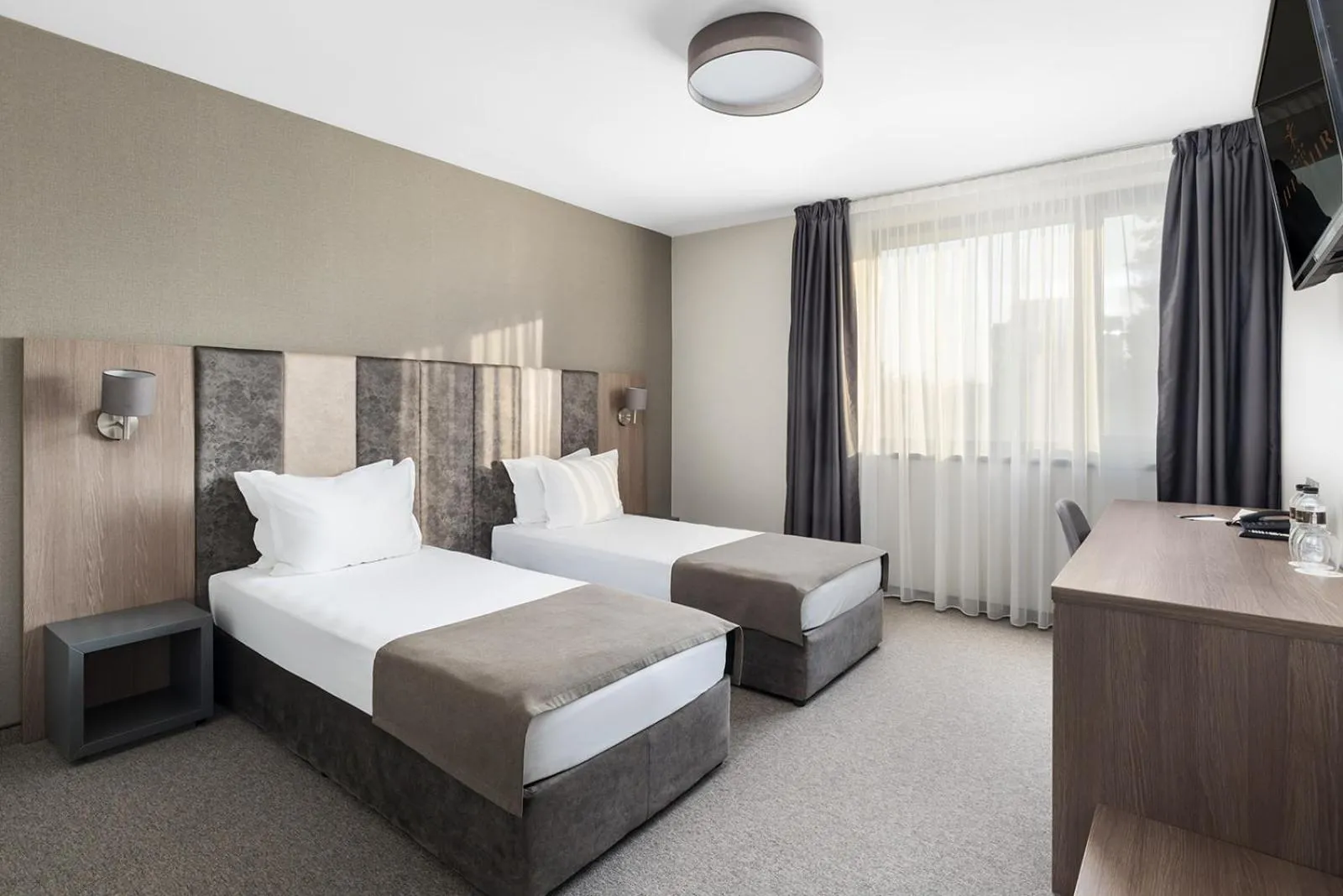 Bed in Jitomir Hotel