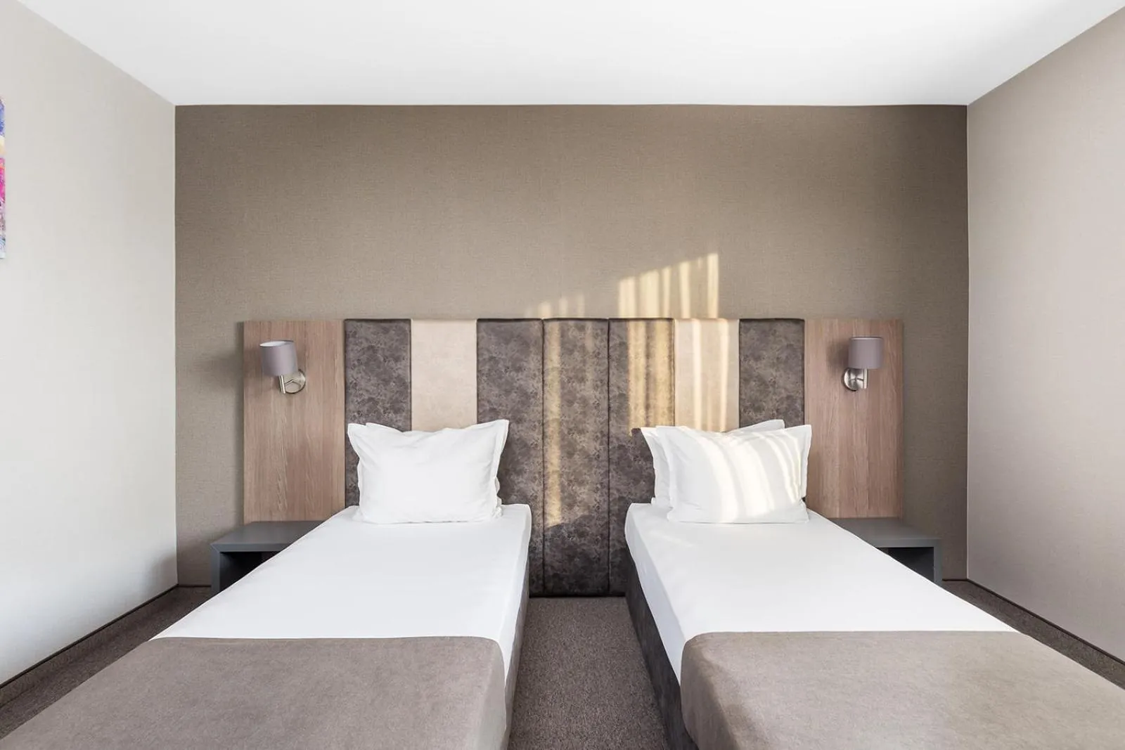 Bed in Jitomir Hotel