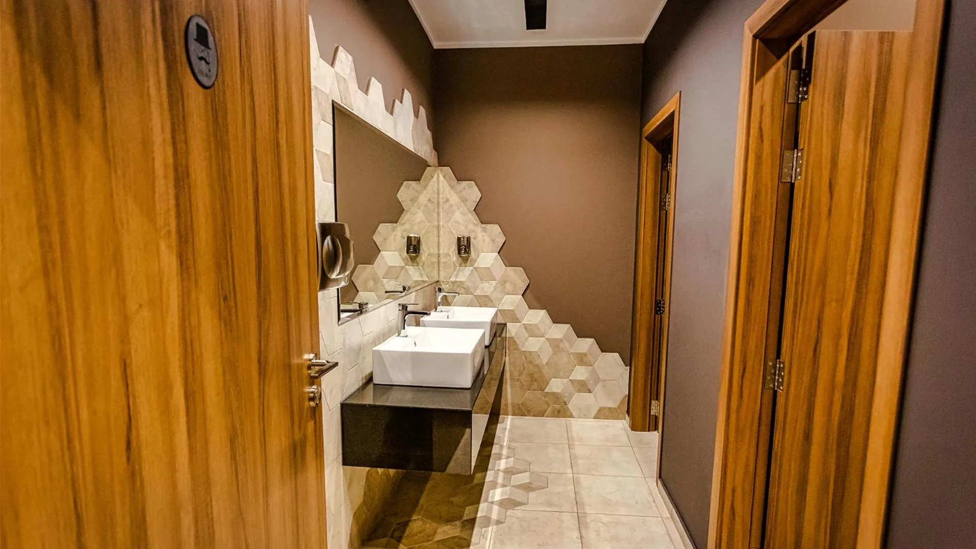 Jitomir Hotel