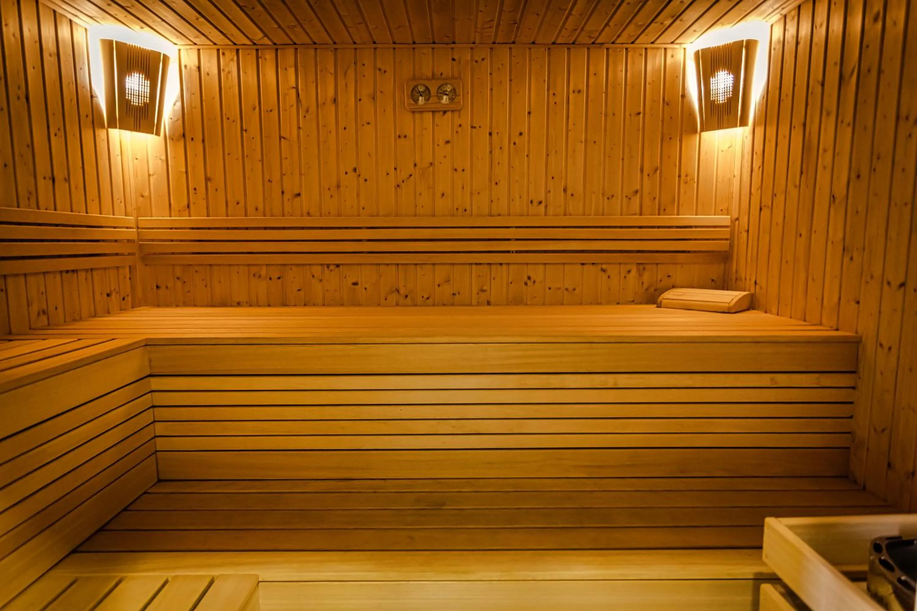 Jitomir Hotel