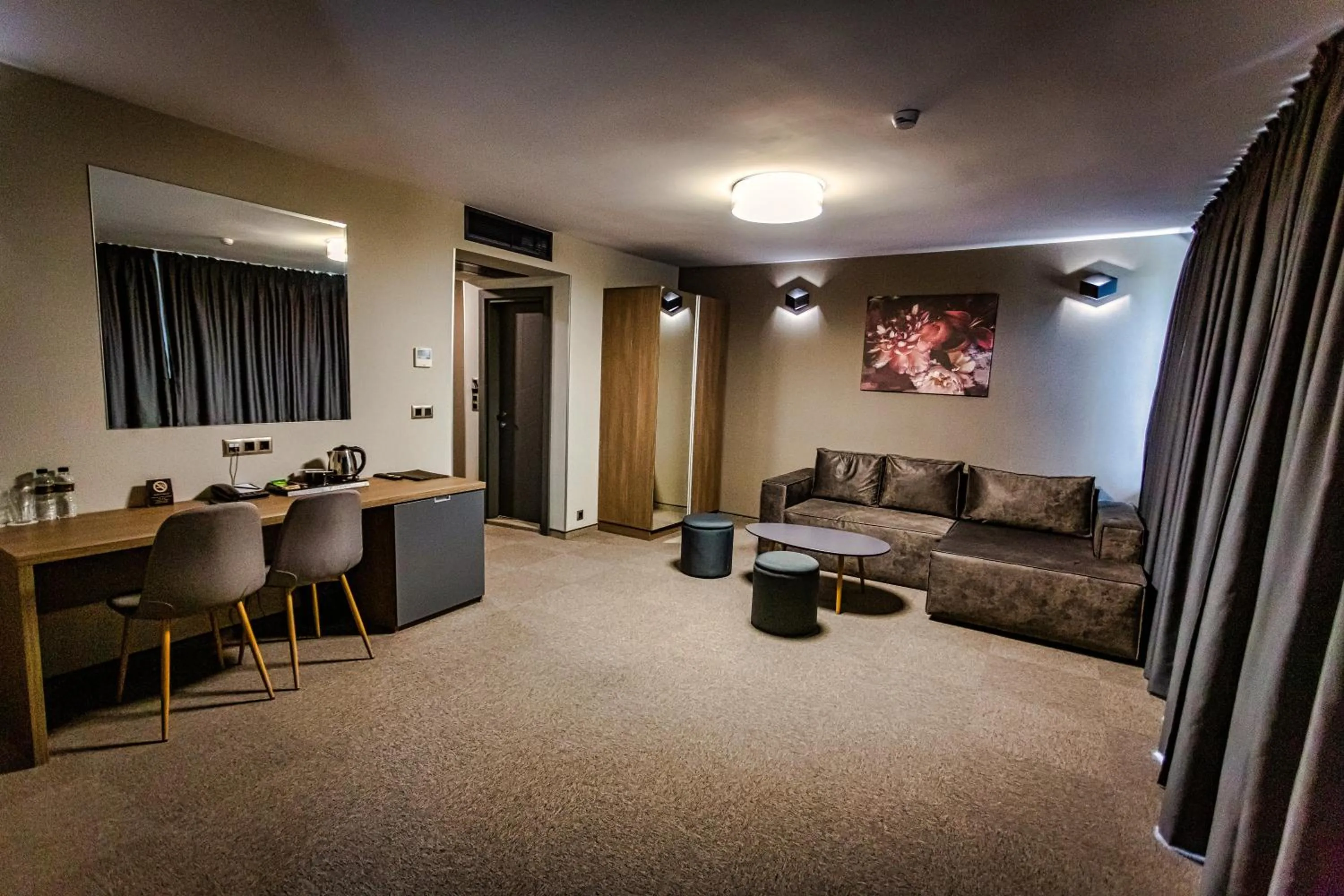 Jitomir Hotel