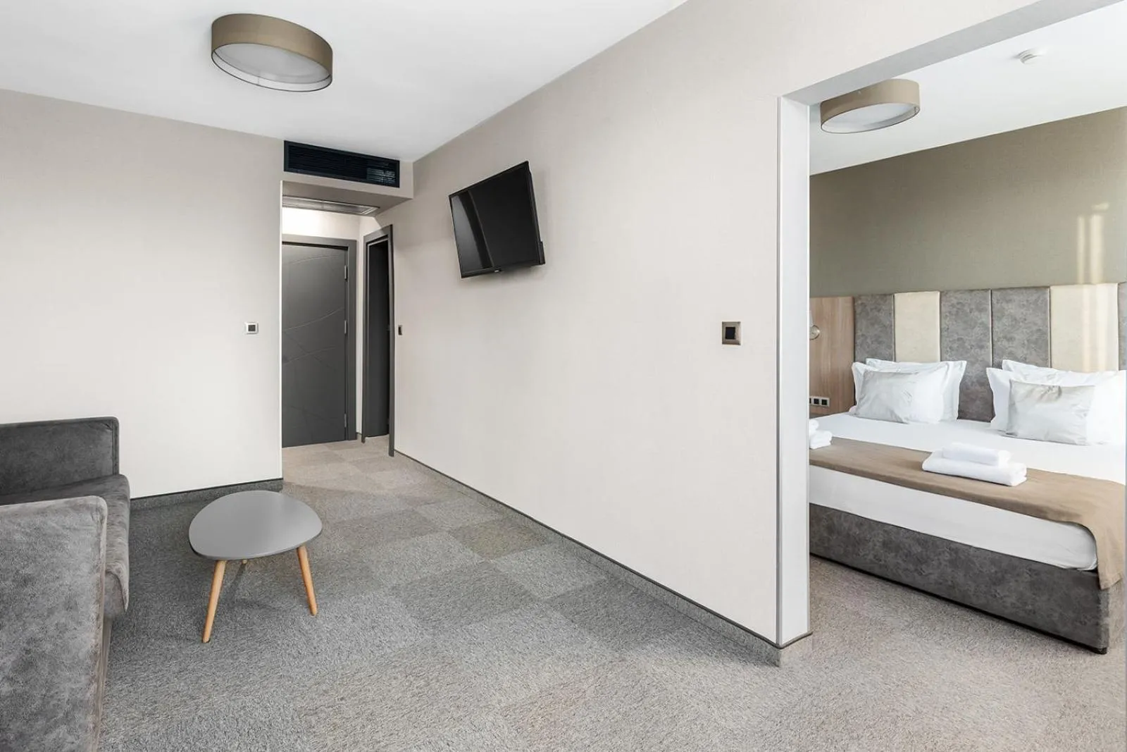 Bed in Jitomir Hotel