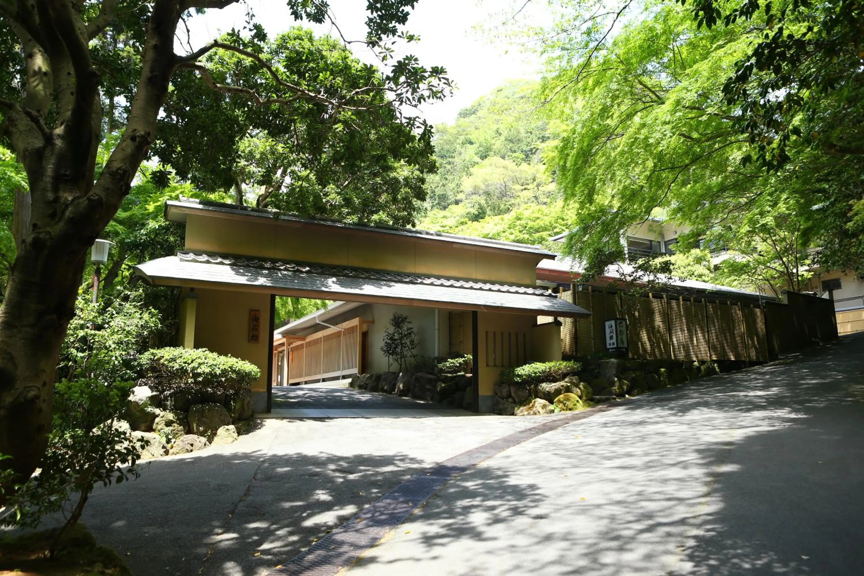 Facade/entrance in Oku Yugawara Tsubaki
