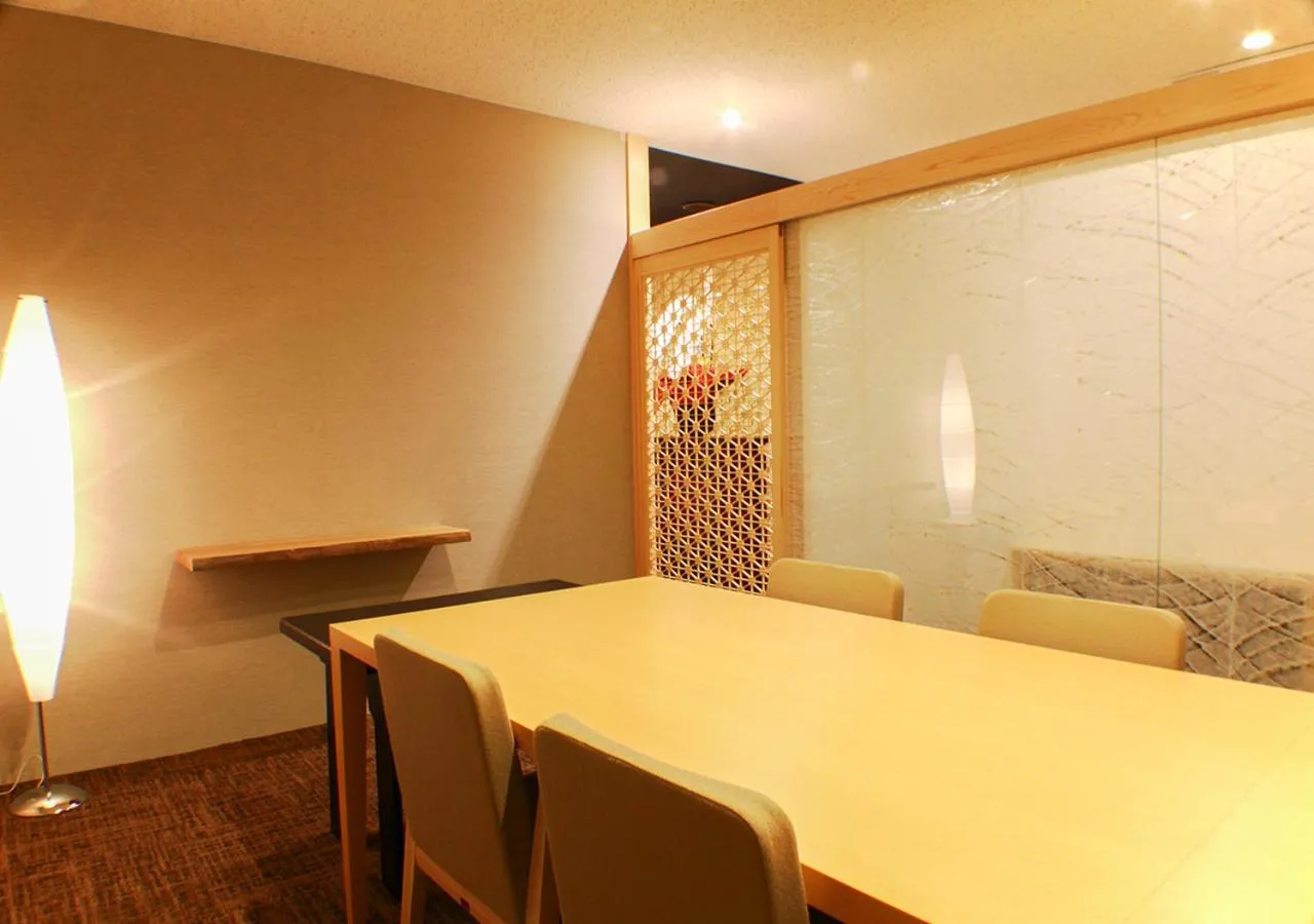 Restaurant/places to eat in Haiya