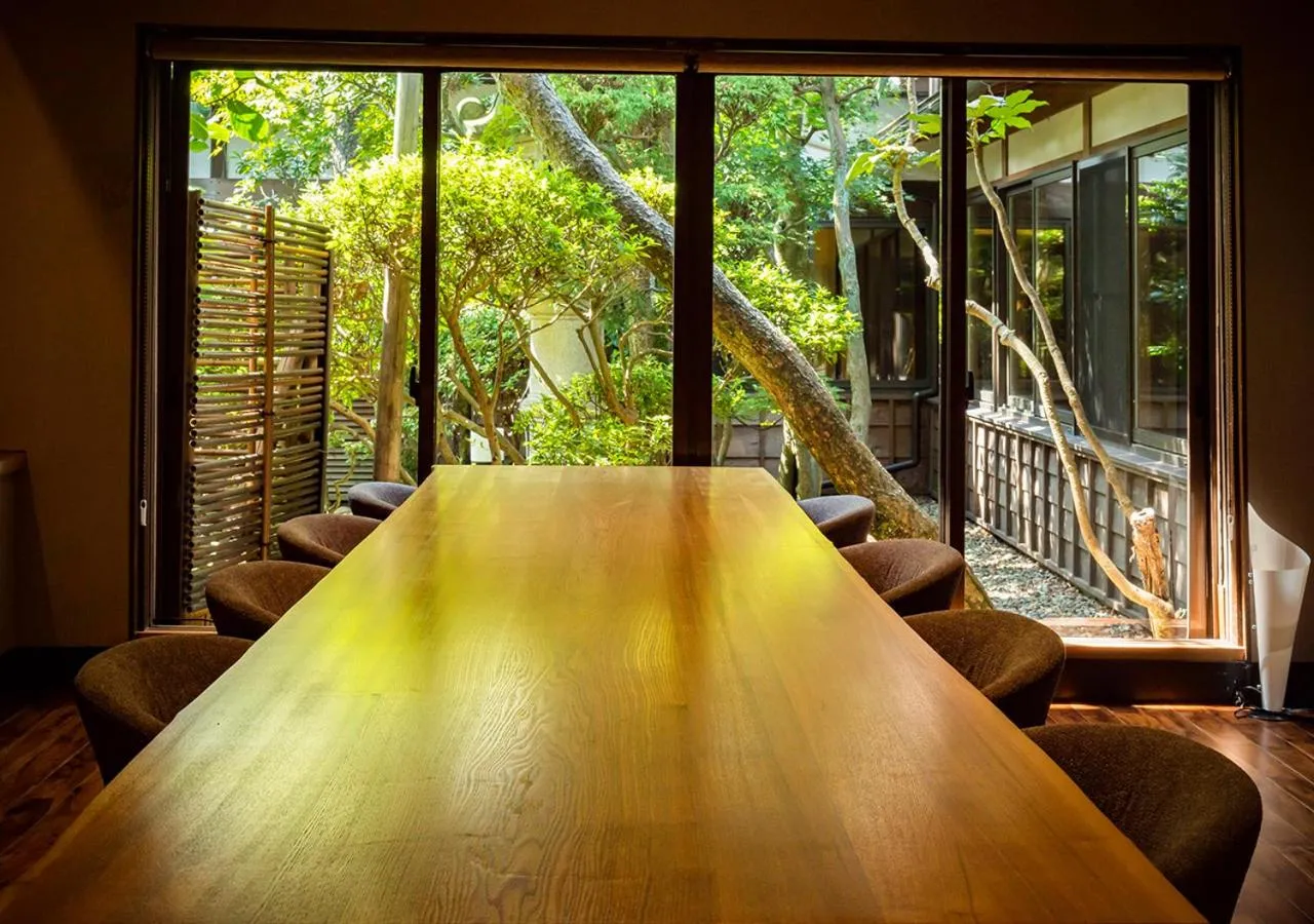 Restaurant/places to eat in Haiya