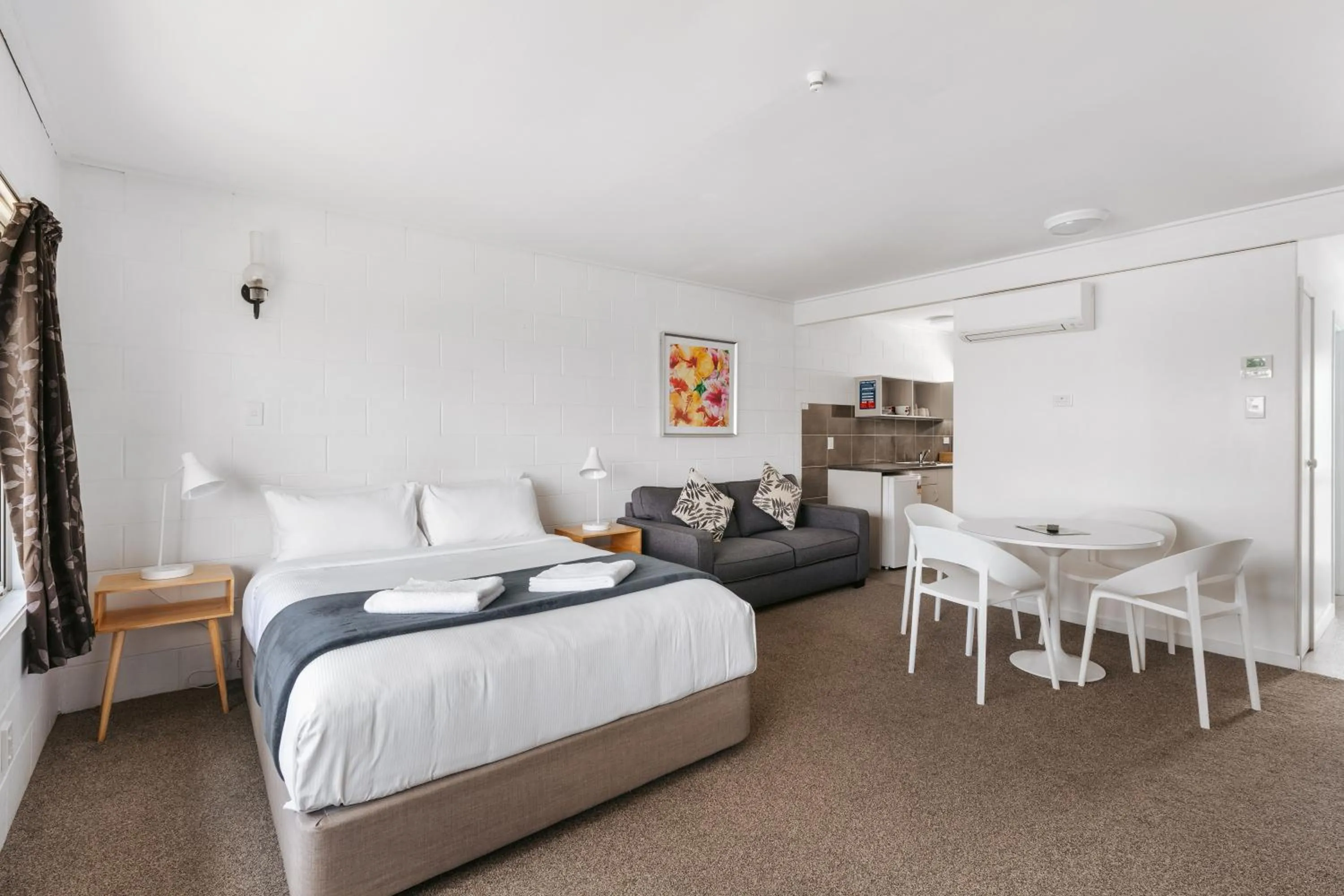 Bed in Avalon Motel Thames - Wenzel Motels