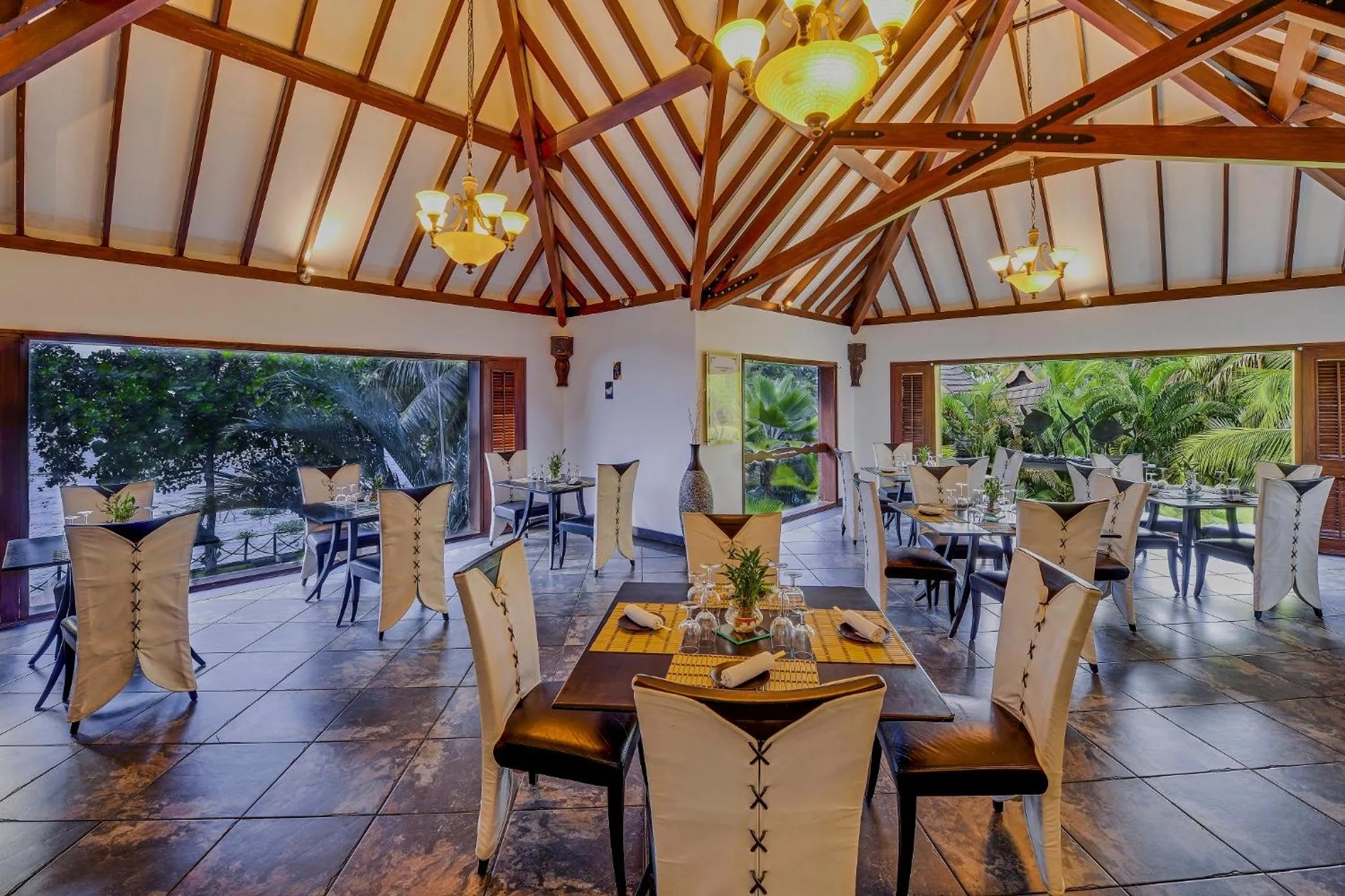 Restaurant/places to eat in The Zuri Kumarakom Kerala Resort & Spa