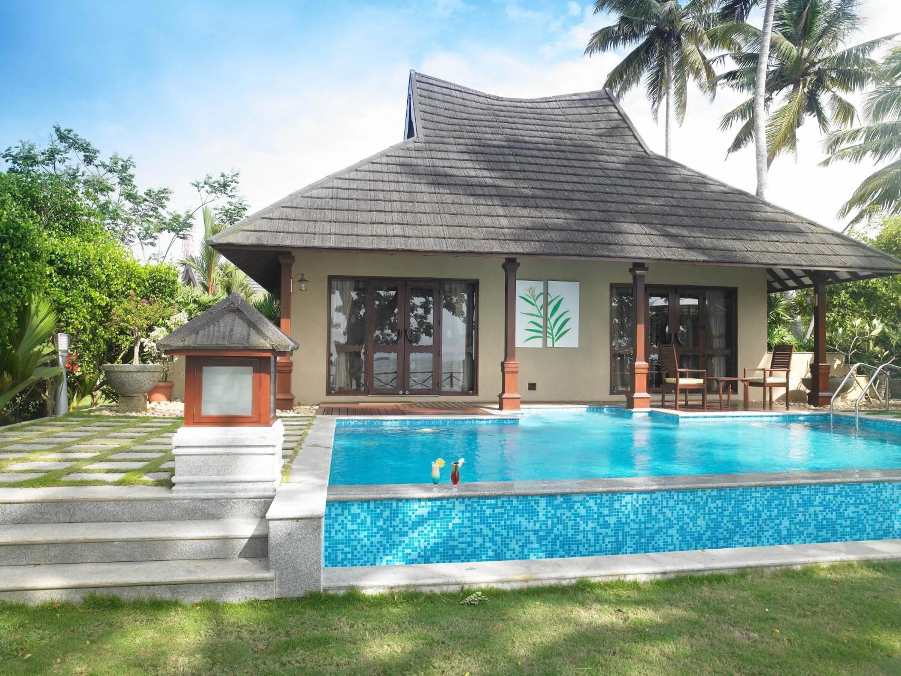 Swimming pool in The Zuri Kumarakom Kerala Resort & Spa