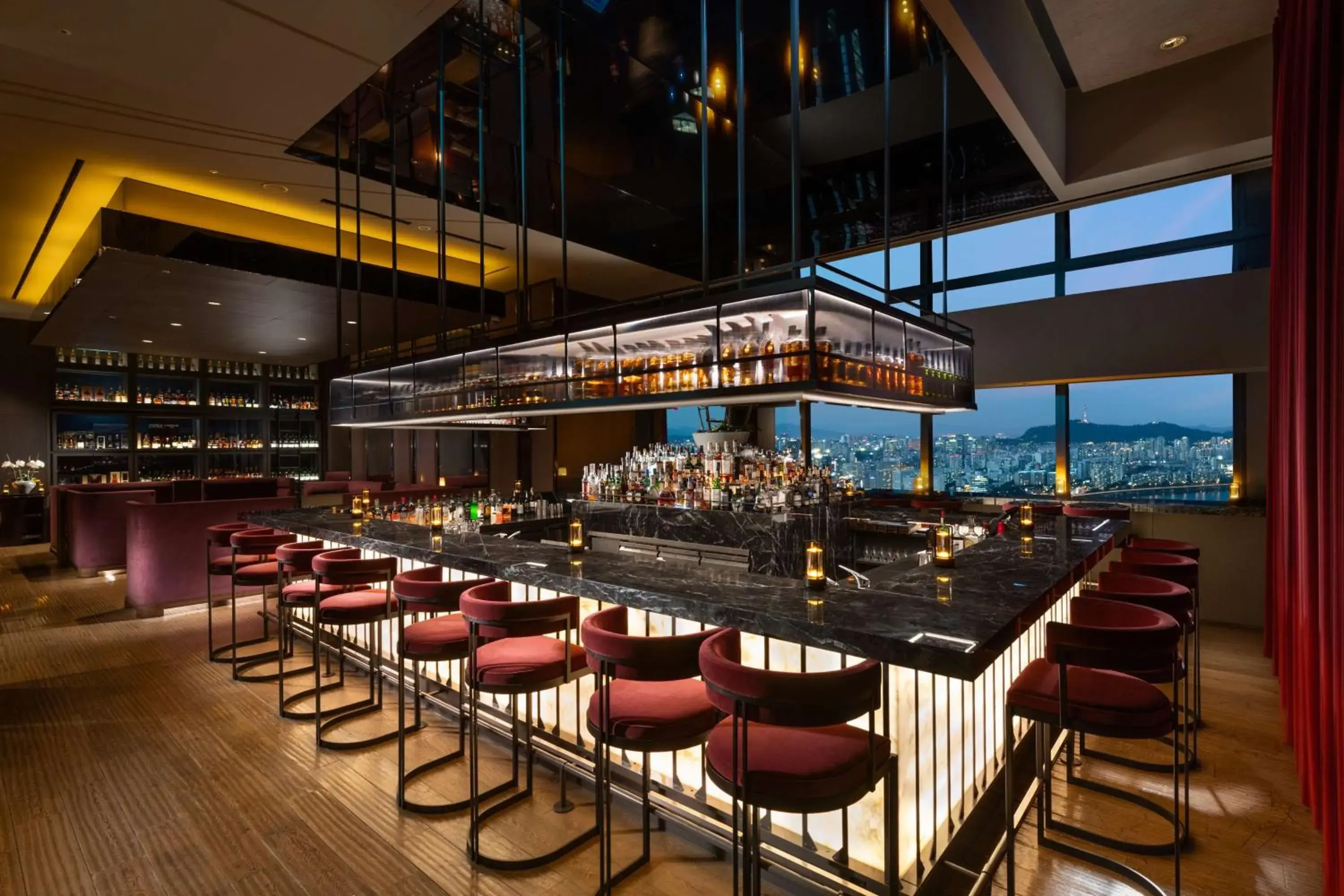 Lounge or bar in Conrad Seoul Lounge or bar in Conrad Seoul