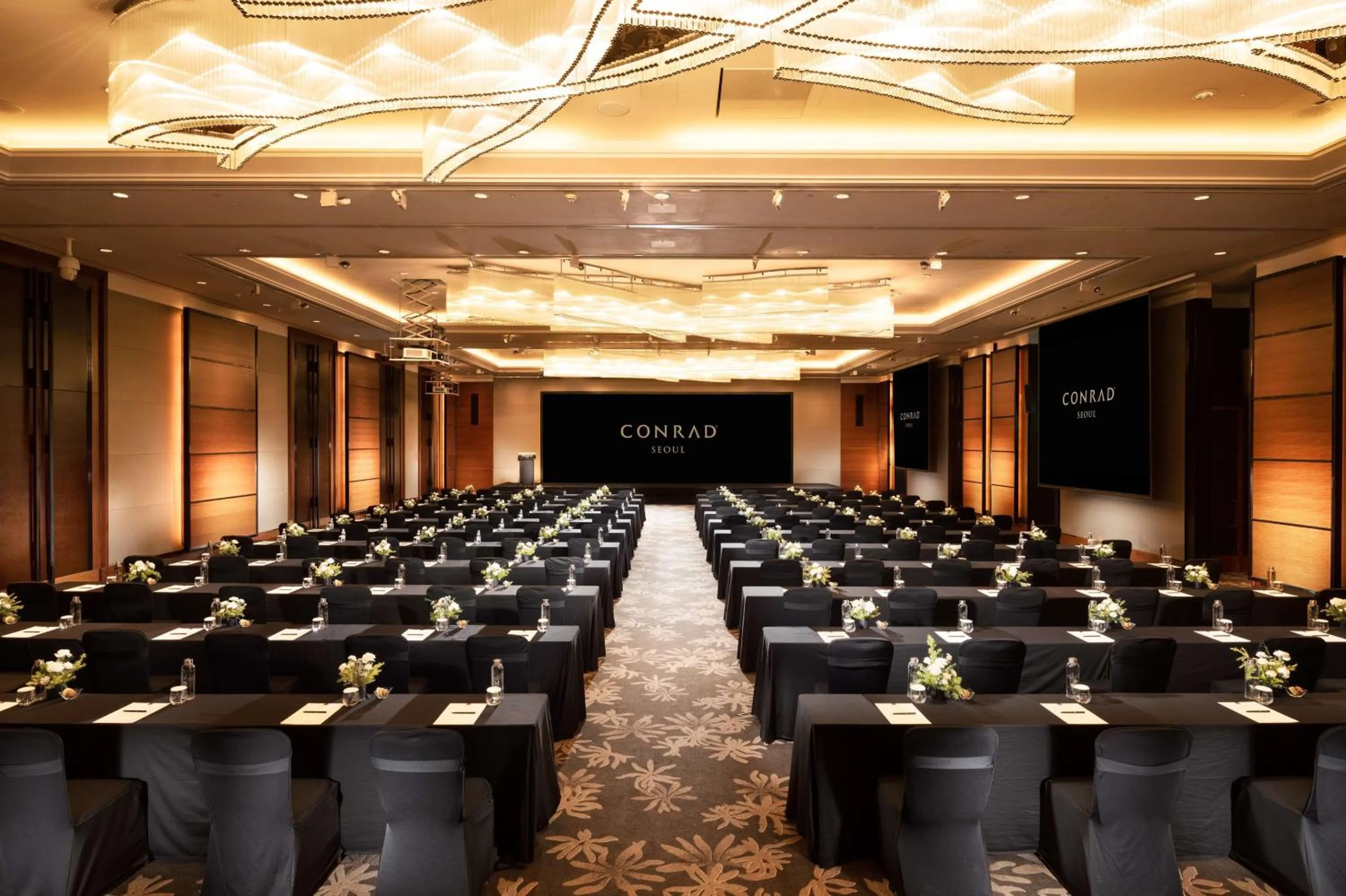 Meeting/conference room in Conrad Seoul