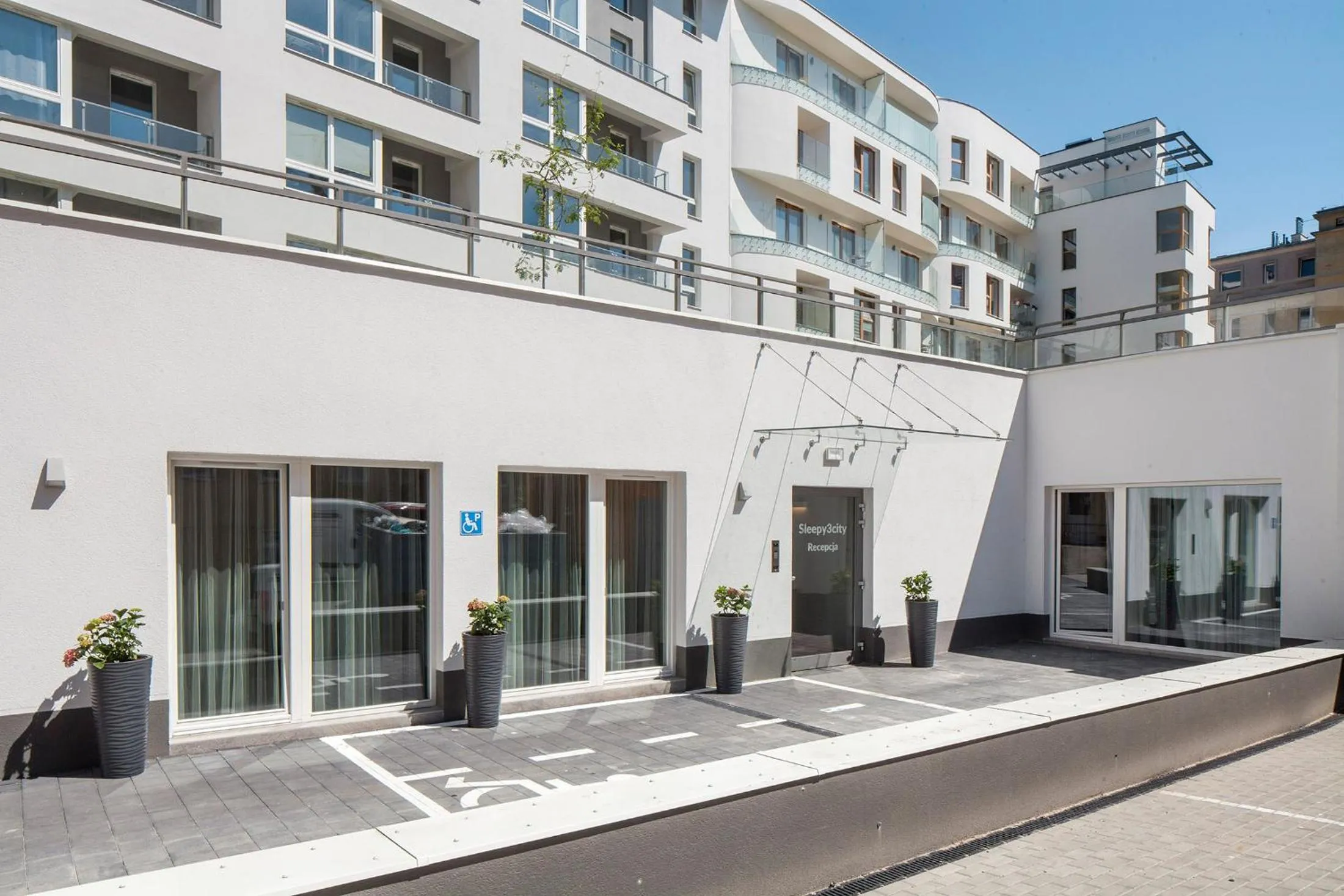 Property building in Sleepy3city Apartments Batorego 9