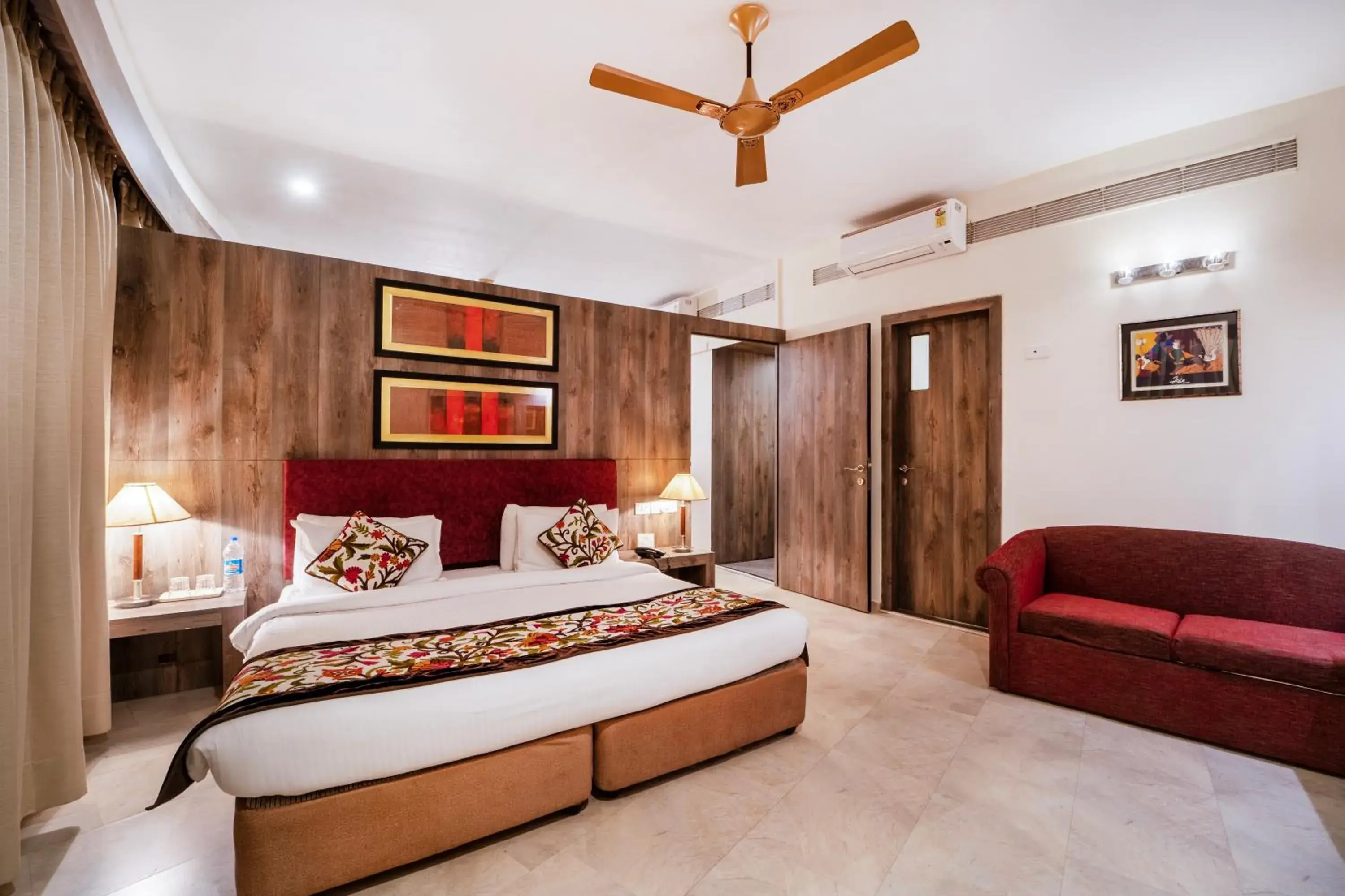 Property building, Bed in K C Residency Katra Property building, Bed in K C Residency Katra