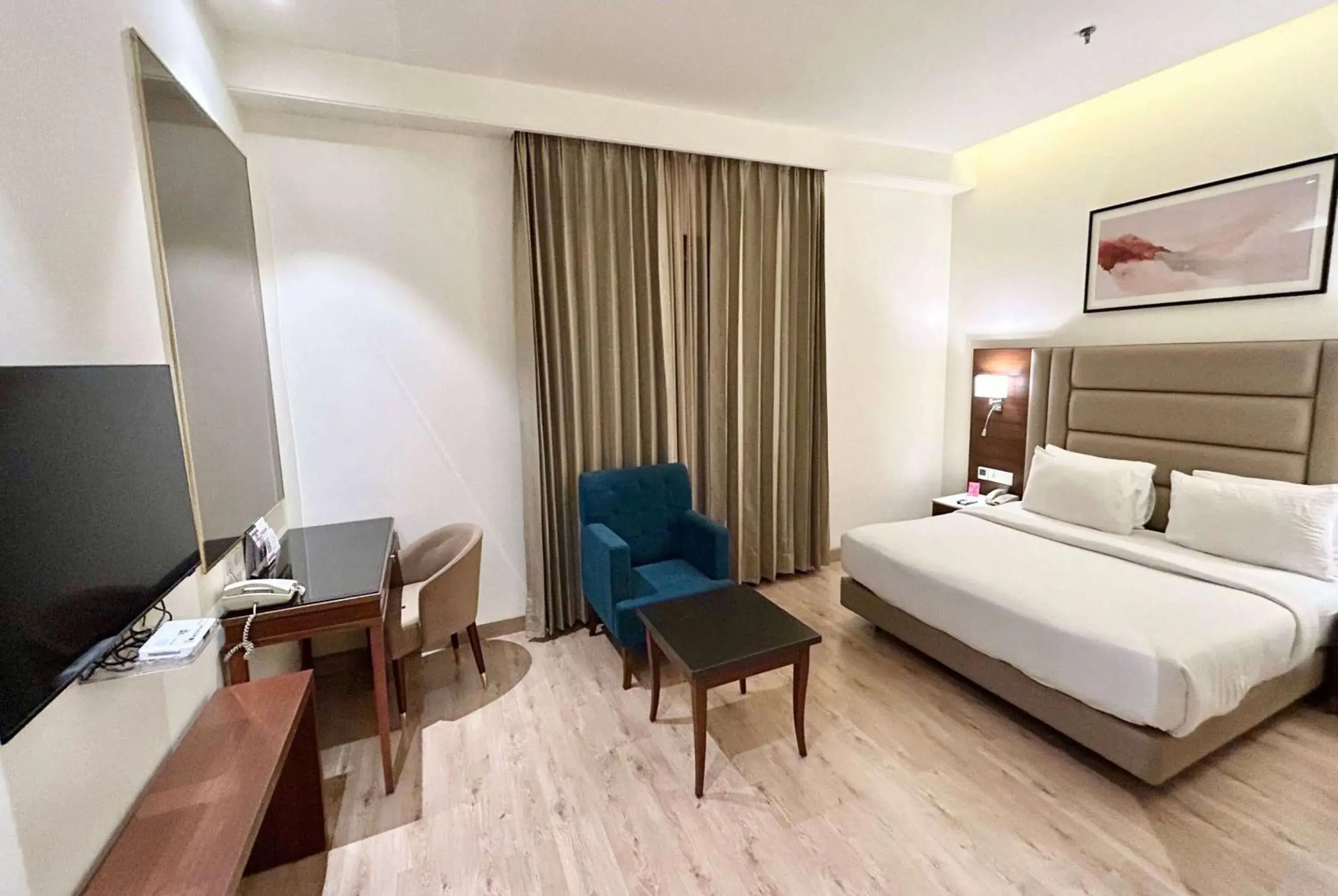 King Bed Deluxe Room - single occupancy in Ramada by Wyndham Jalandhar City Center King Bed Deluxe Room - single occupancy in Ramada by Wyndham Jalandhar City Center