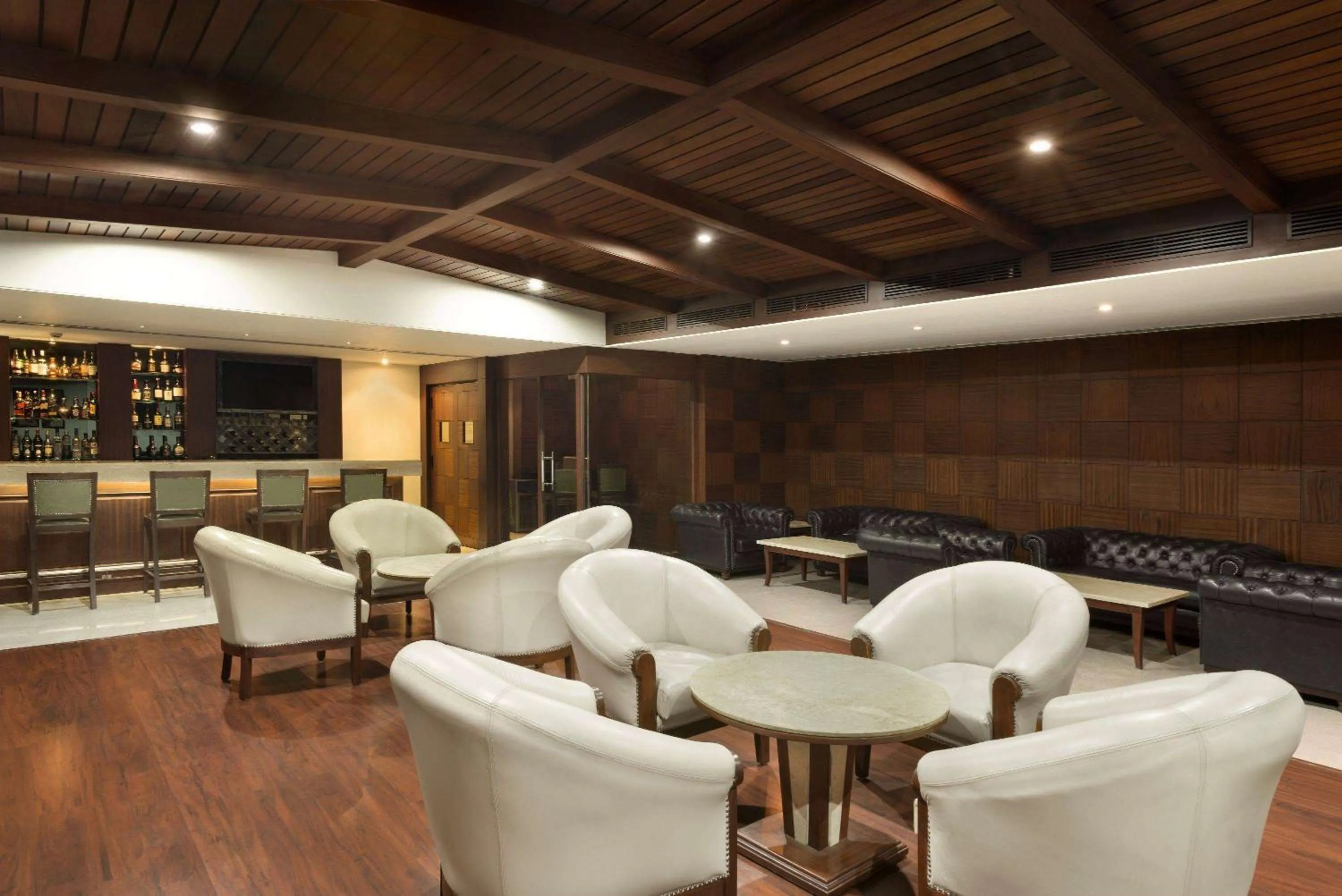 Lounge or bar in Ramada by Wyndham Jalandhar City Center