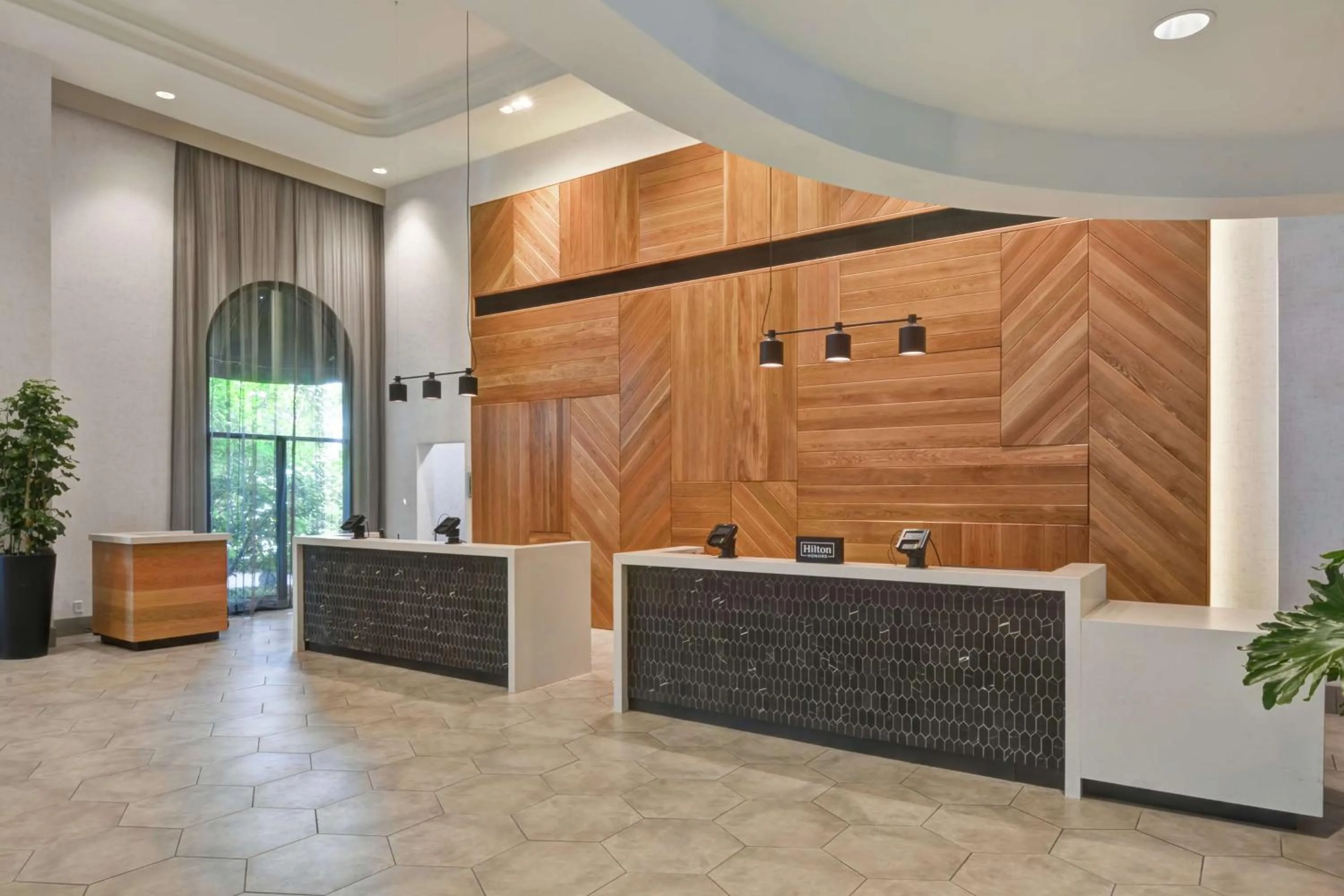 Lobby or reception in Embassy Suites by Hilton Minneapolis Airport