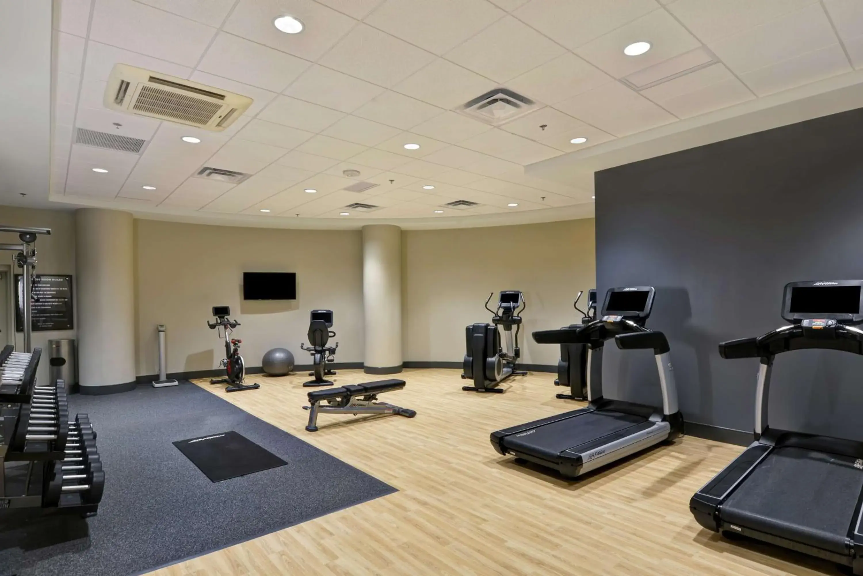 Fitness centre/facilities in Embassy Suites by Hilton Minneapolis Airport Fitness centre/facilities in Embassy Suites by Hilton Minneapolis Airport