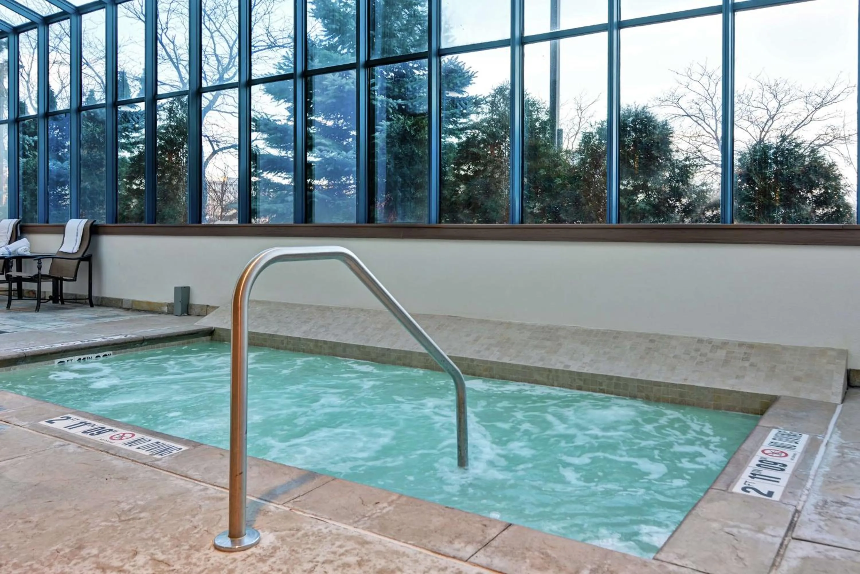 Hot Tub in Embassy Suites by Hilton Minneapolis Airport