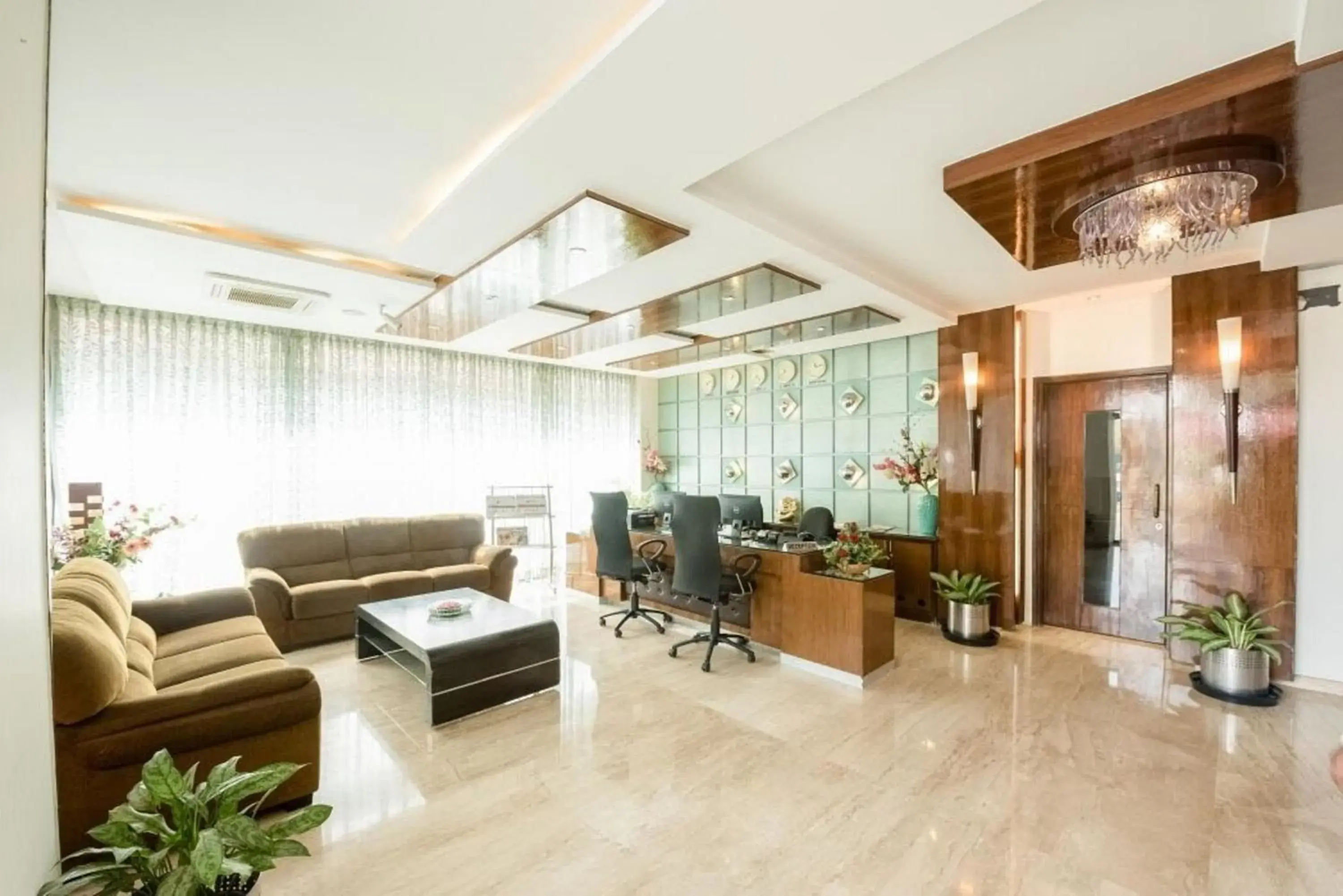 Lobby or reception in Hotel Silicrest Lobby or reception in Hotel Silicrest