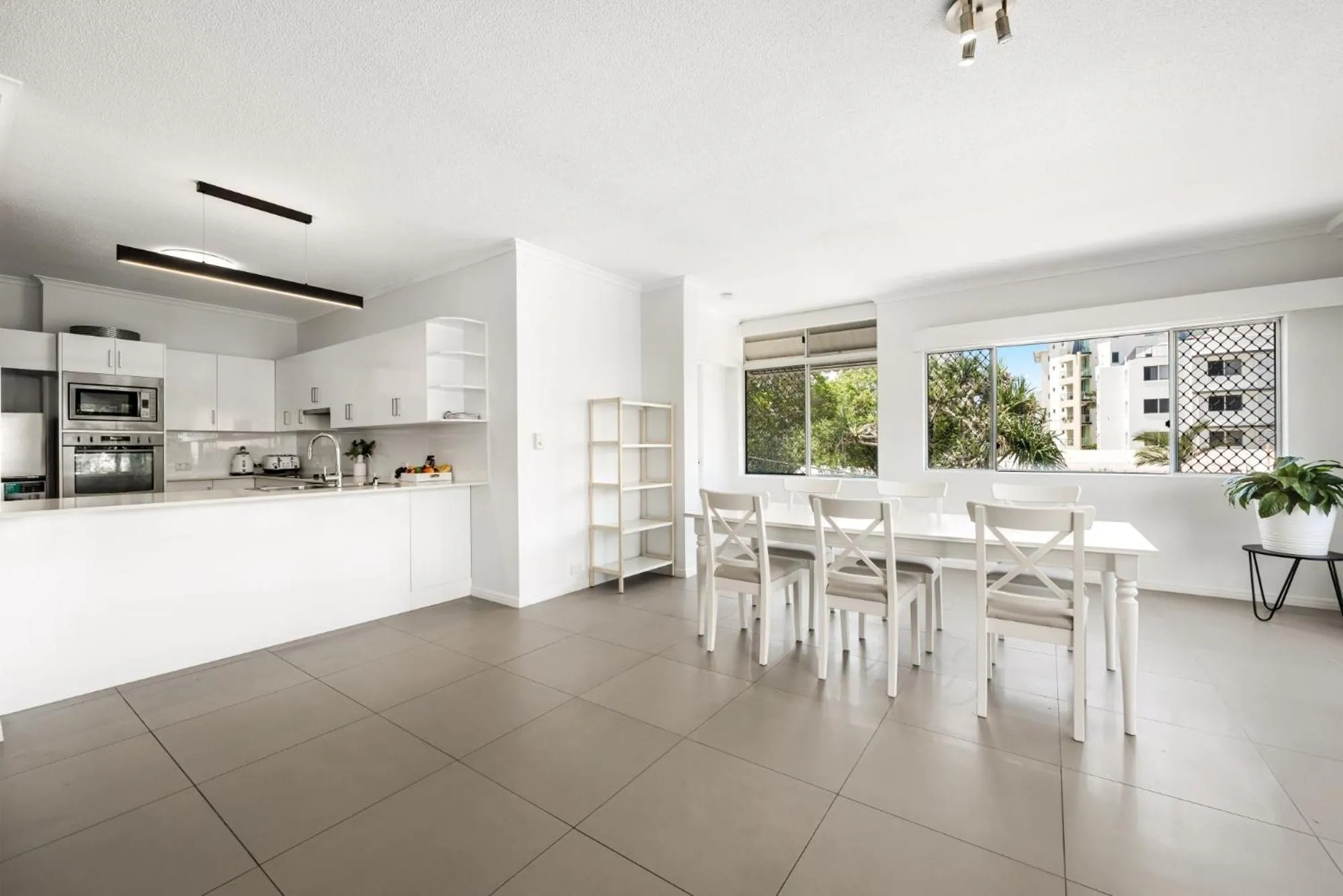 Kitchen or kitchenette in Central Motel Mooloolaba and Apartments