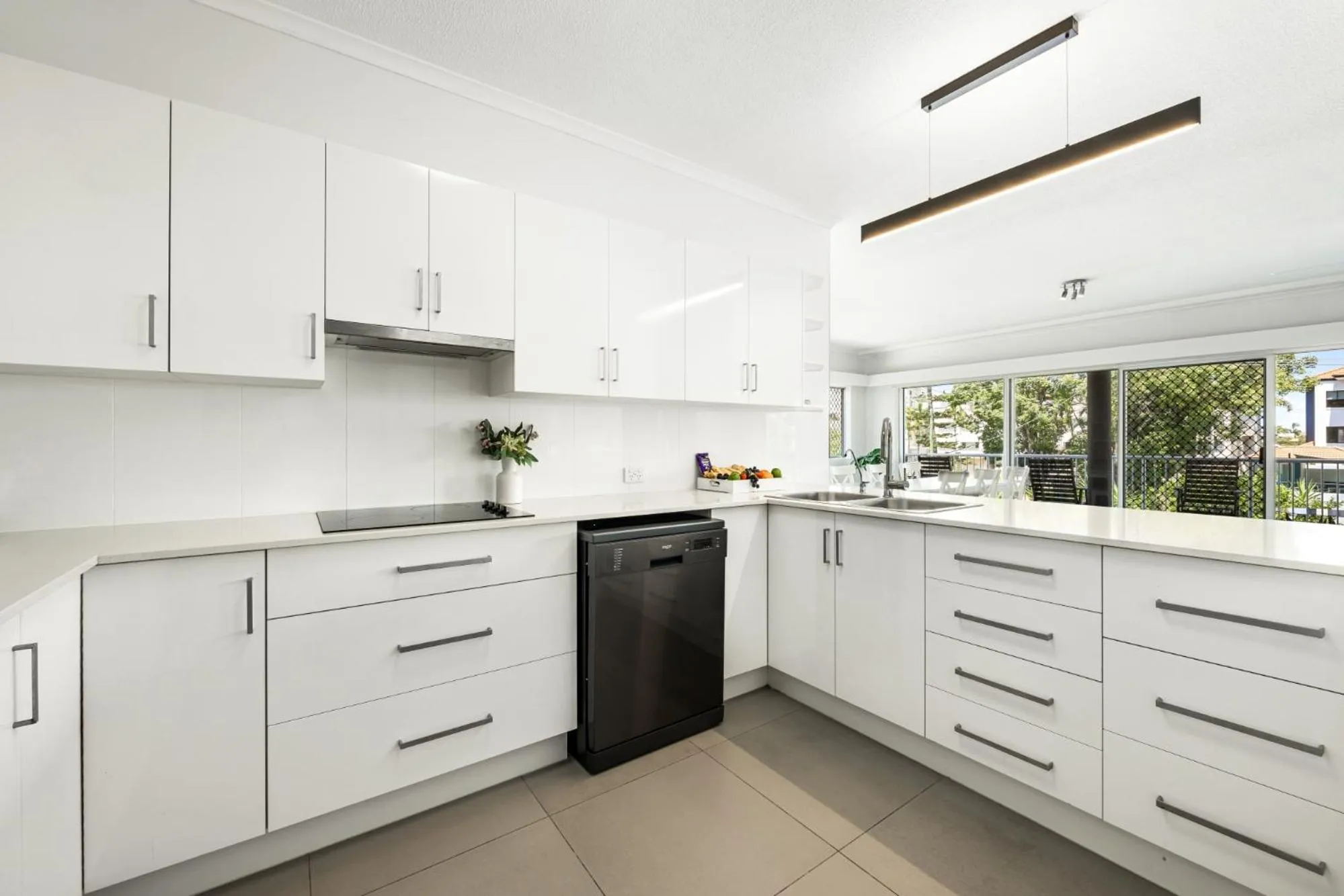 Kitchen or kitchenette in Central Motel Mooloolaba and Apartments
