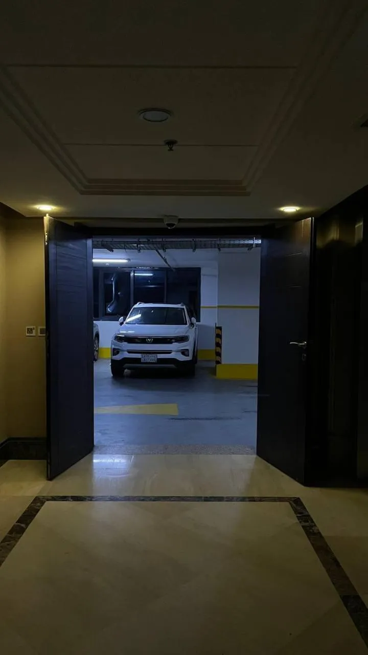 Parking in Violet Al Azizia Hotel MASJID Al Qatari