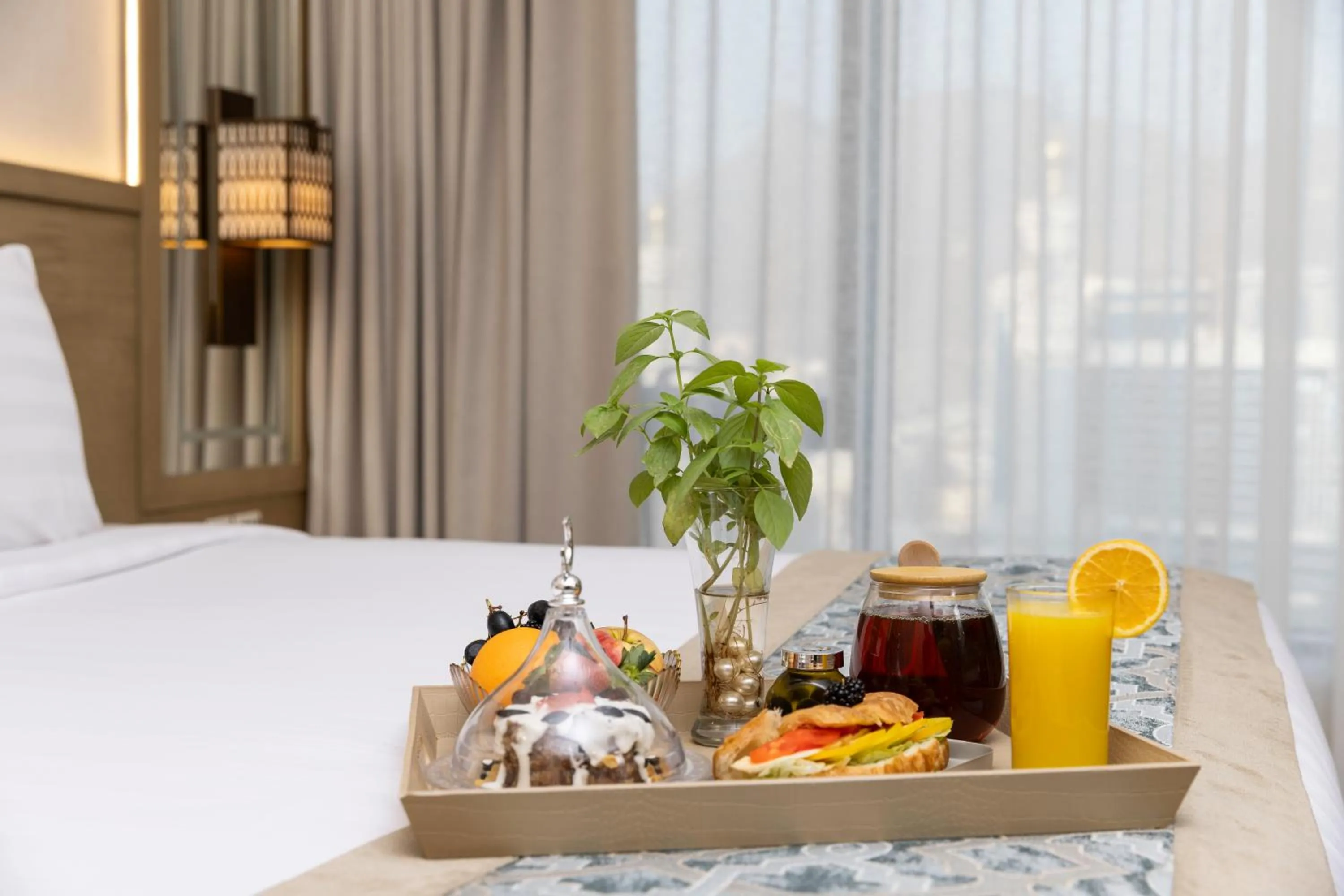 Bed in Violet Al Azizia Hotel MASJID Al Qatari