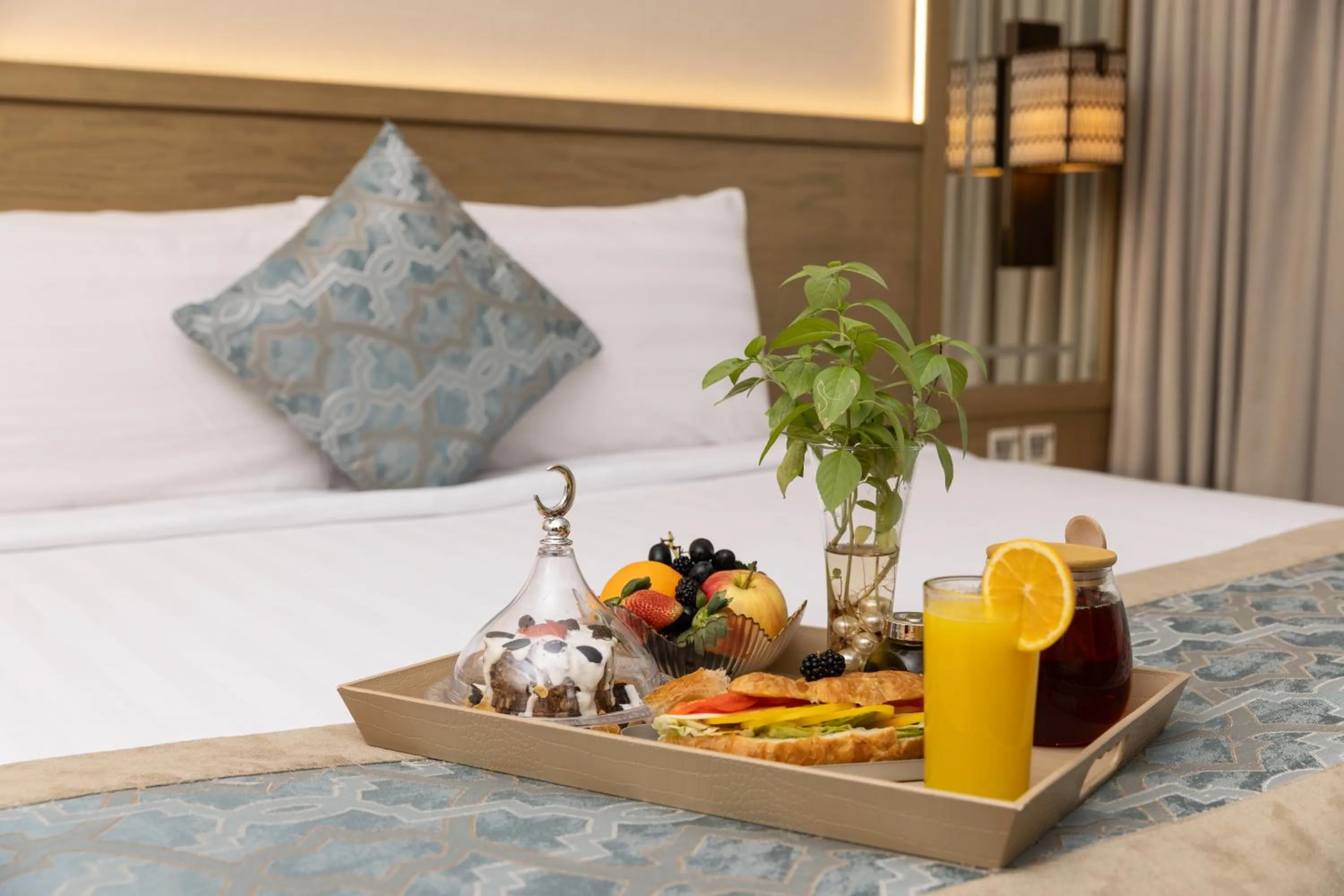 Bed in Violet Al Azizia Hotel MASJID Al Qatari