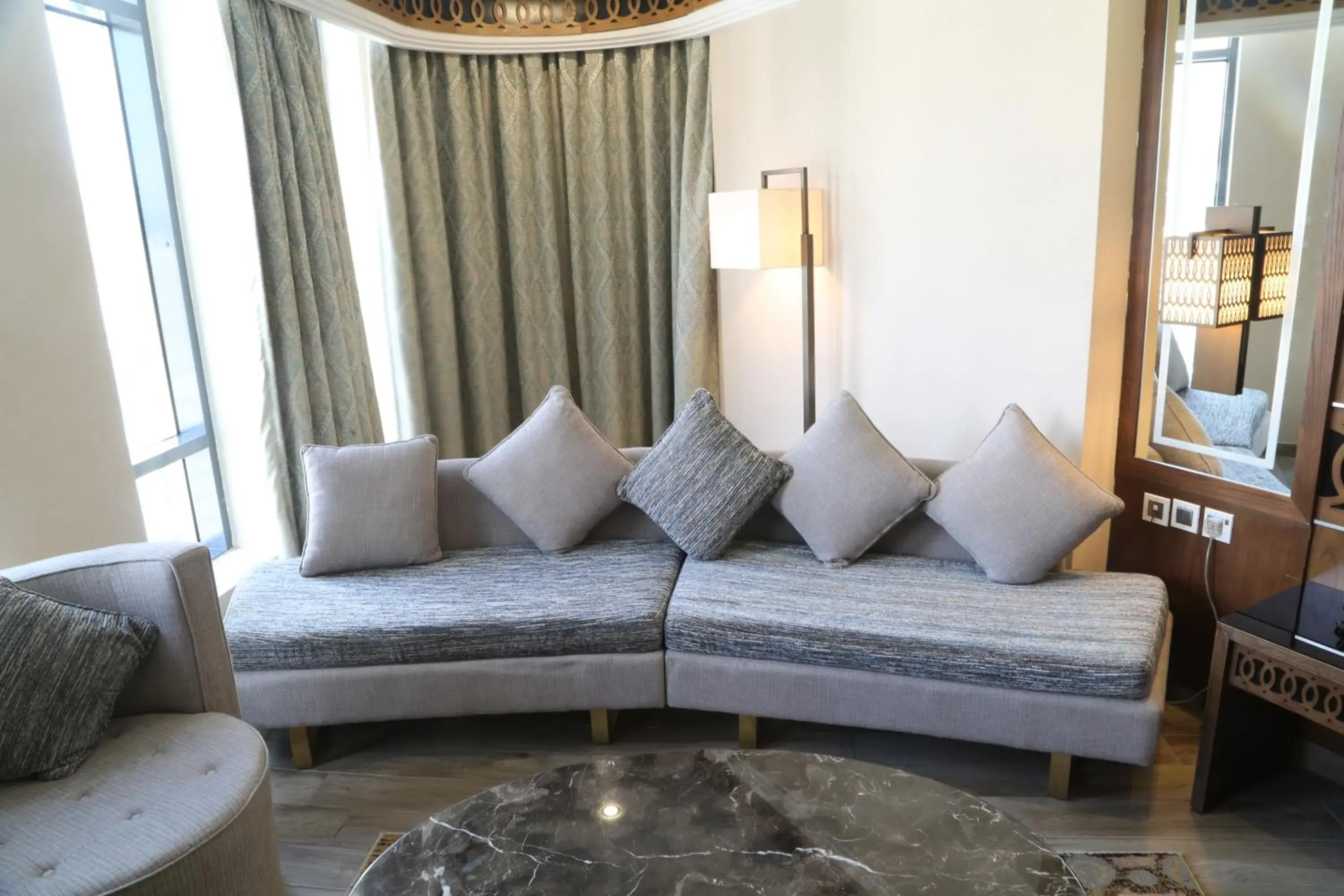 Family Suite in Violet Al Azizia Hotel MASJID Al Qatari Family Suite in Violet Al Azizia Hotel MASJID Al Qatari