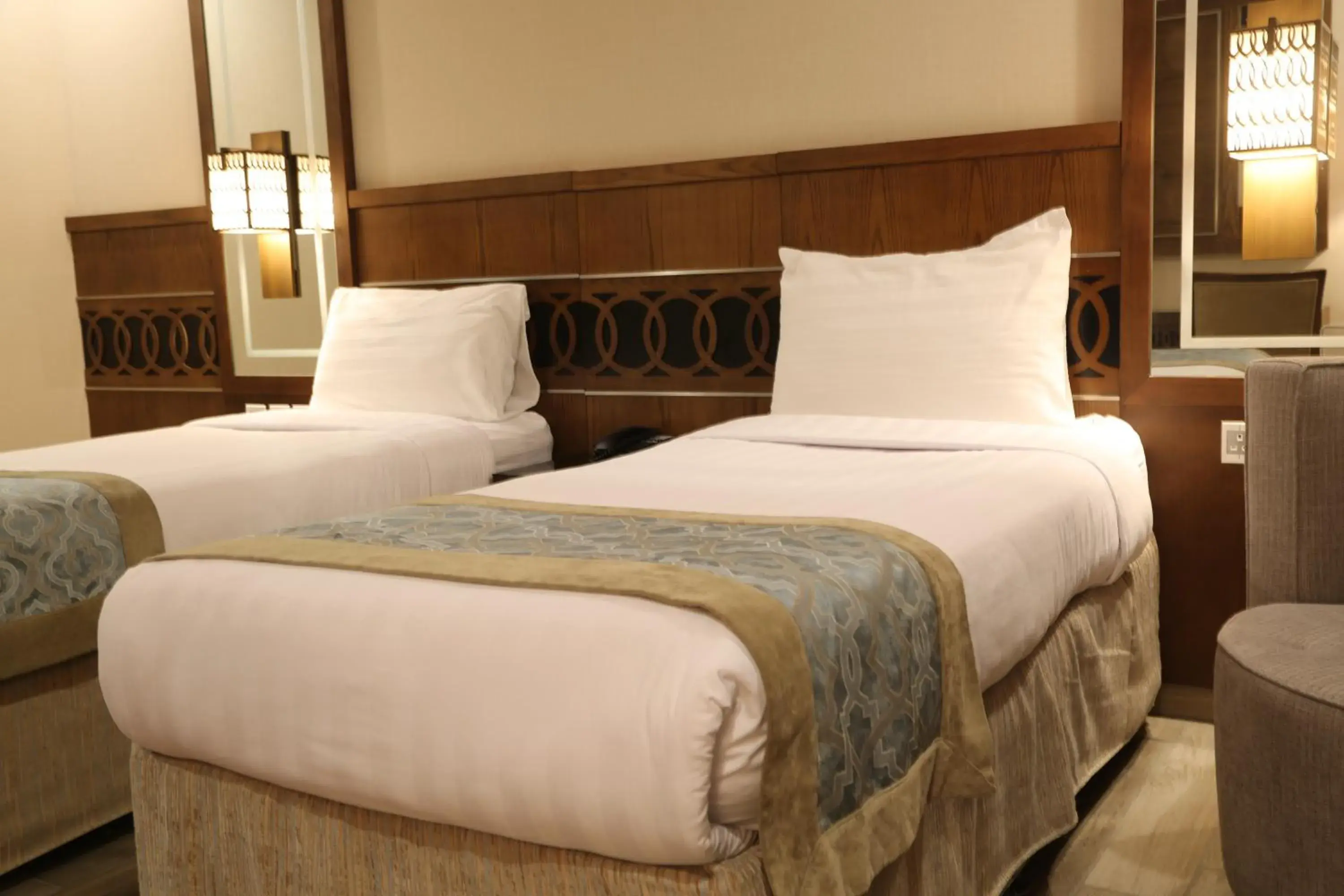 Twin Room in Violet Al Azizia Hotel MASJID Al Qatari Twin Room in Violet Al Azizia Hotel MASJID Al Qatari