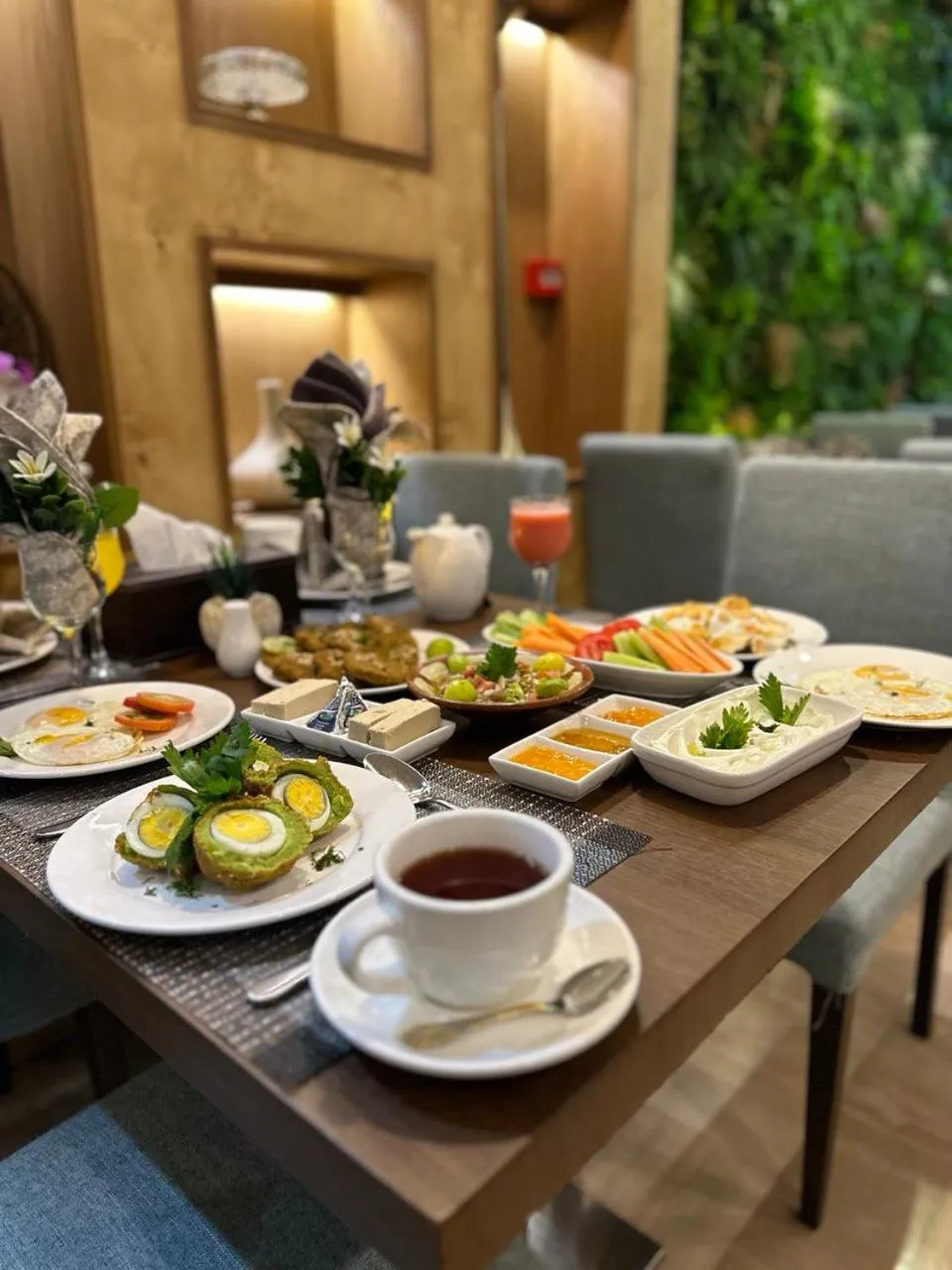 Buffet breakfast in Violet Al Azizia Hotel MASJID Al Qatari