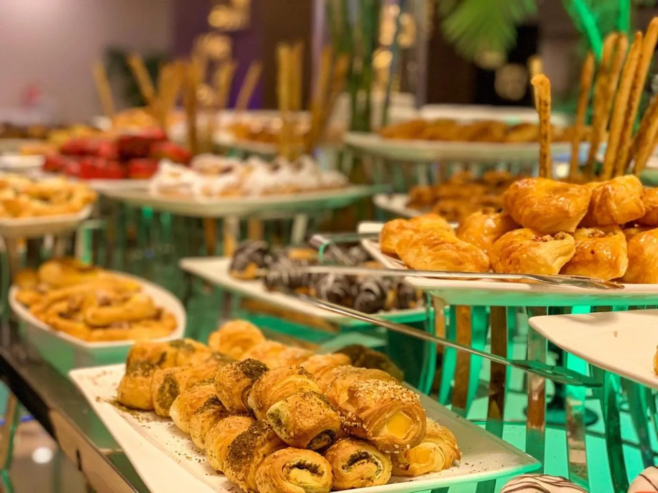 Restaurant/places to eat in Violet Al Azizia Hotel MASJID Al Qatari