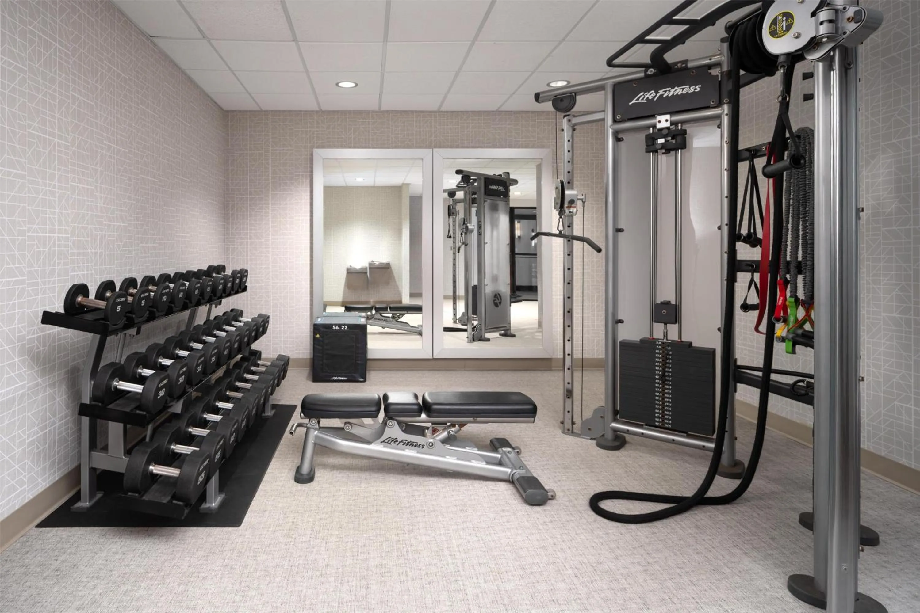 Fitness centre/facilities in Embassy Suites Lincoln