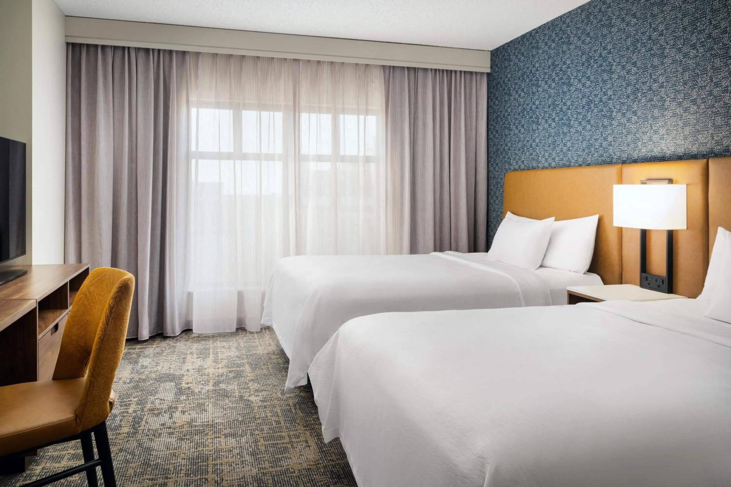 Bedroom, Bed in Embassy Suites Lincoln